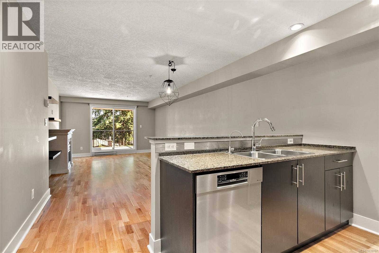 304 2717 Peatt Rd, Langford
