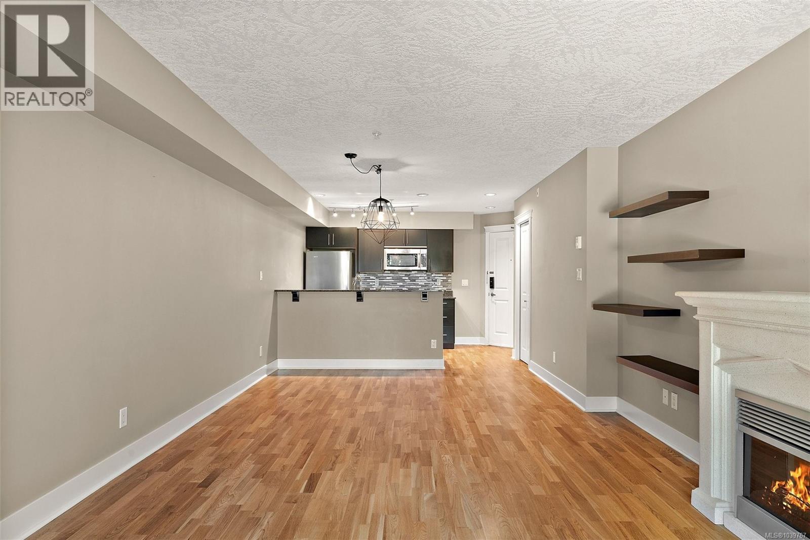 304 2717 Peatt Rd, Langford