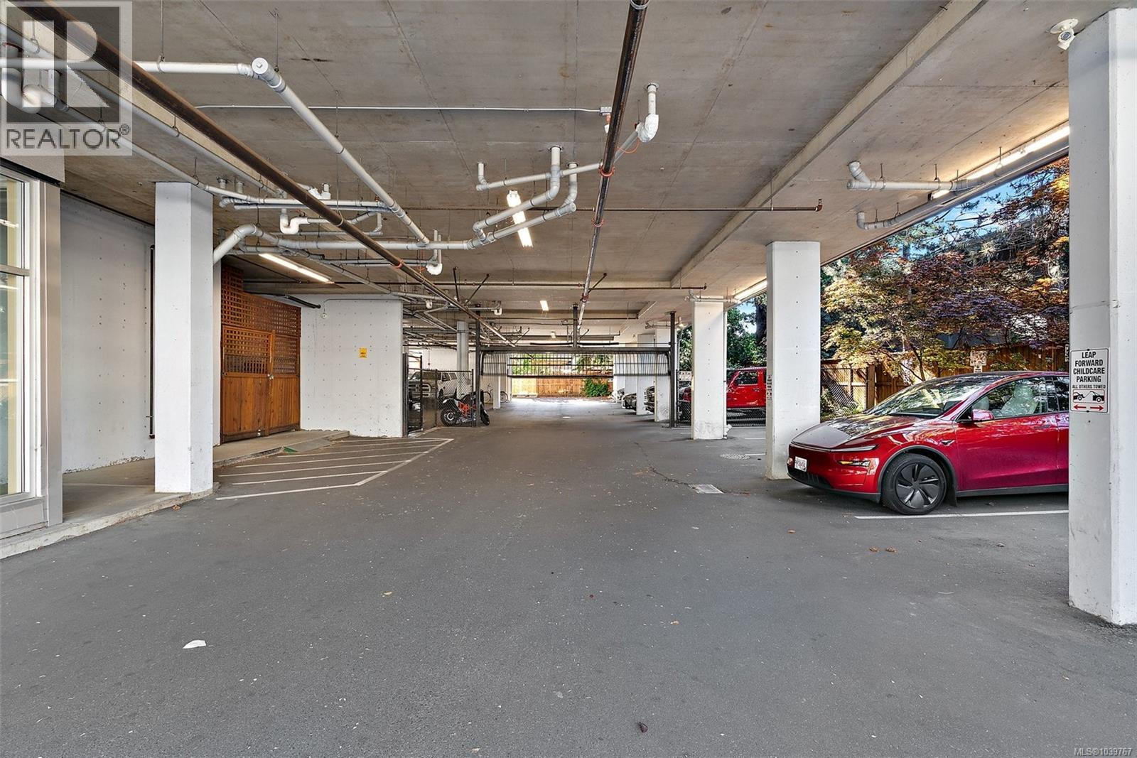 304 2717 Peatt Rd, Langford
