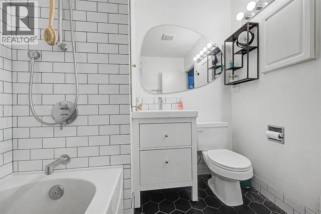 633 Regal Park NE — photo 14