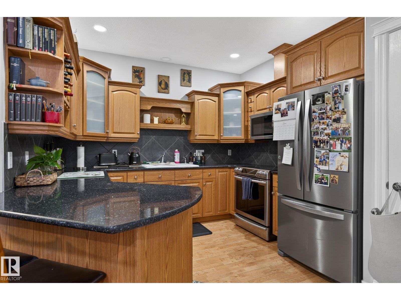 #205 10178 117 ST NW NW - 12
