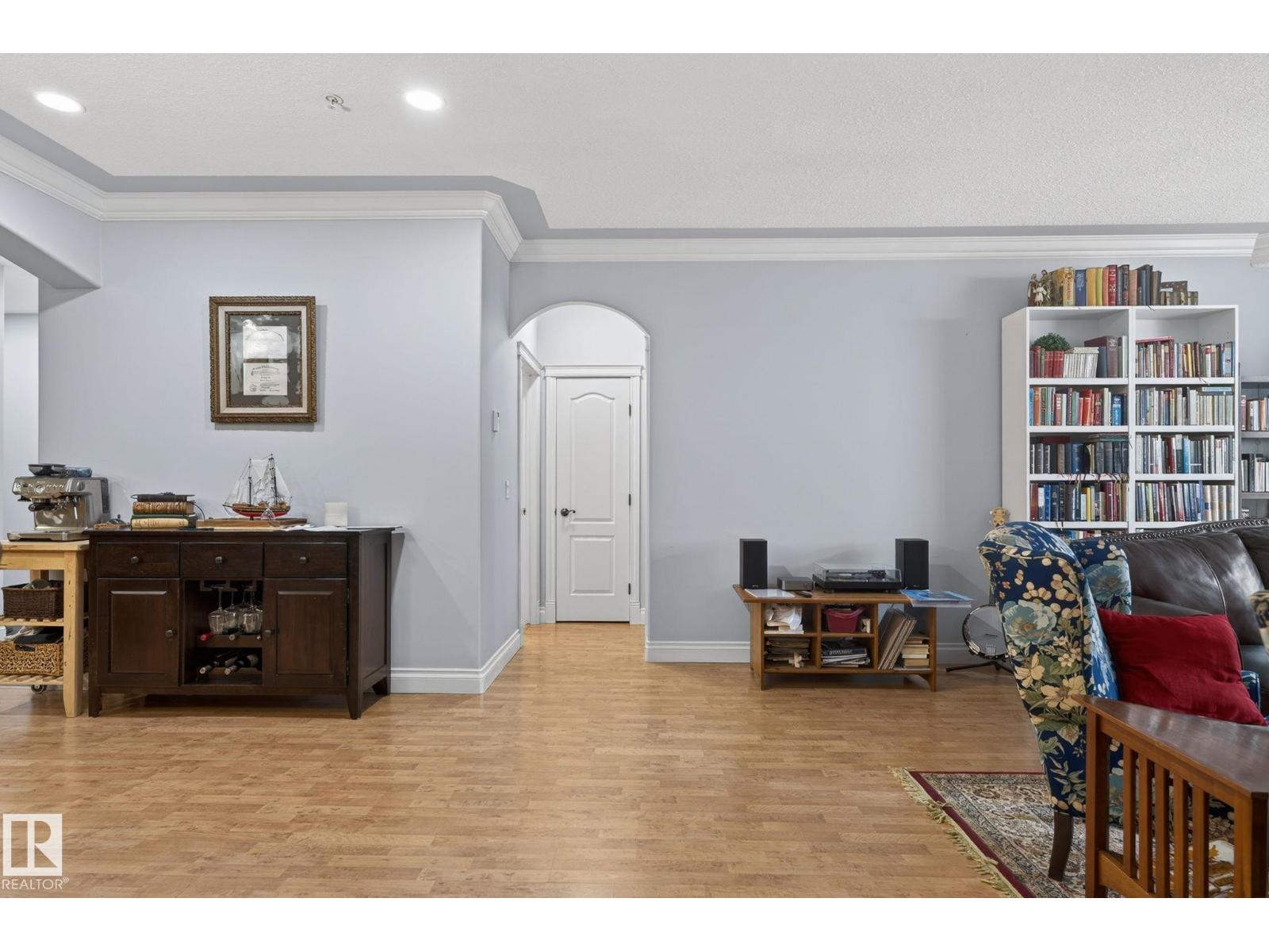 #205 10178 117 ST NW NW - 15