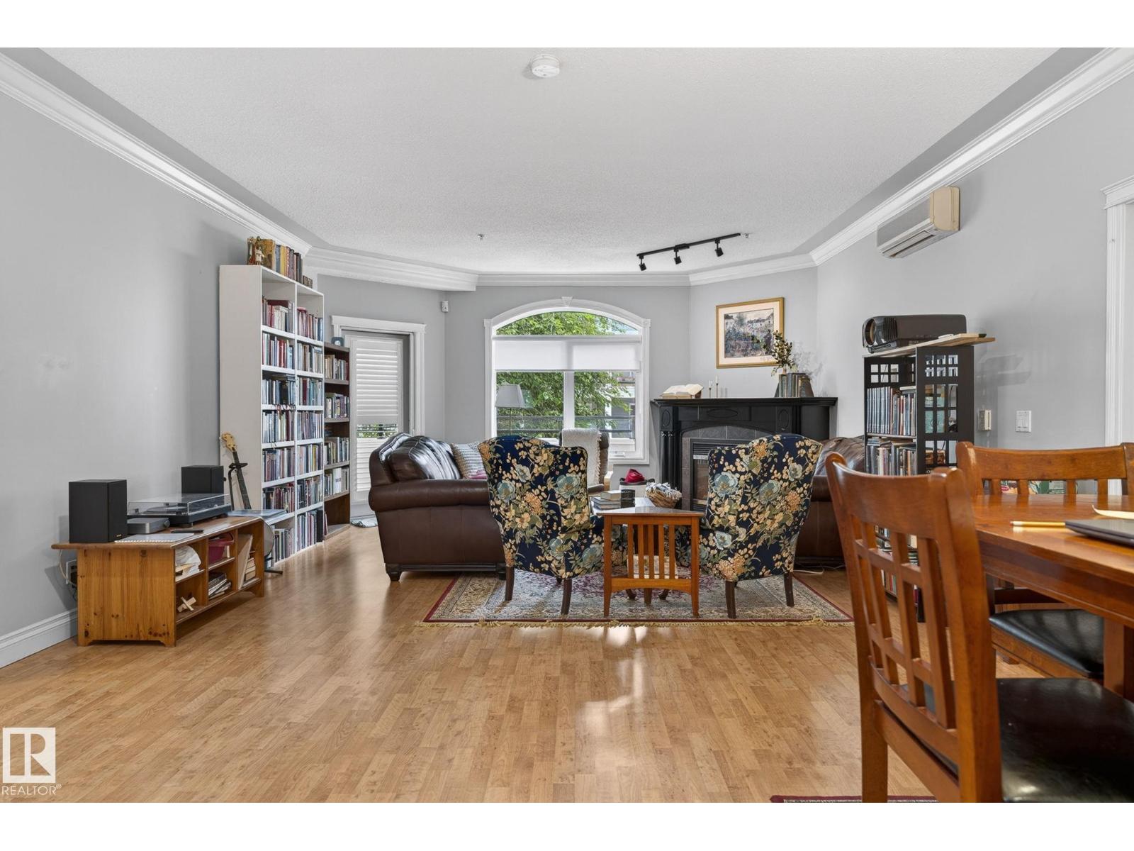 #205 10178 117 ST NW NW - 19