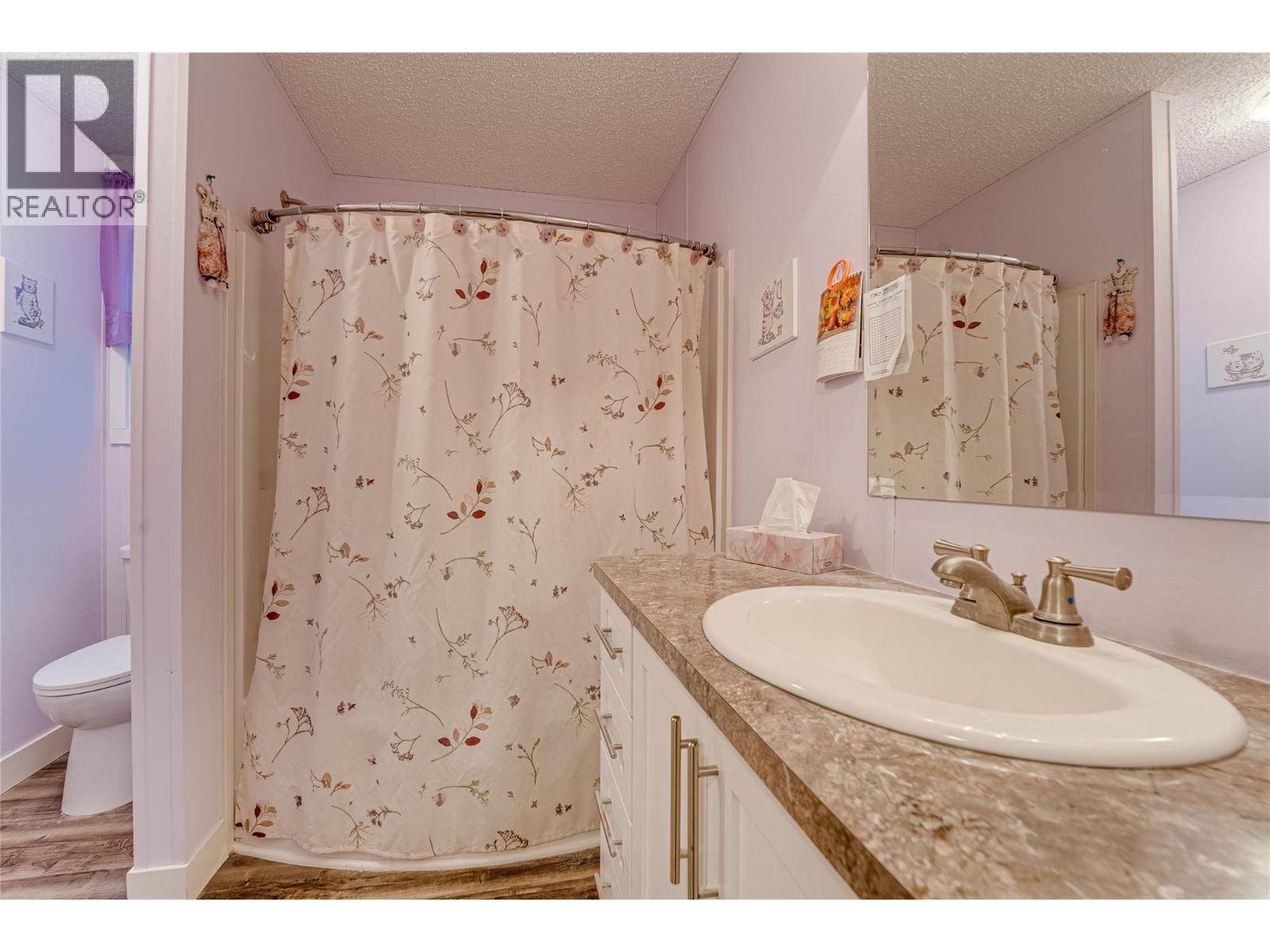 #25 1600 43 Avenue - 23