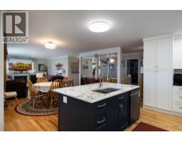 Dining nook - 3944 Cascade Drive, Vernon, BC V1T9E7 Photo 18