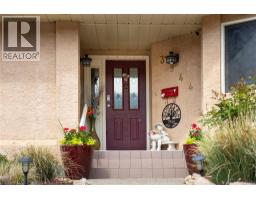 4pc Ensuite bath - 3944 Cascade Drive, Vernon, BC V1T9E7 Photo 16