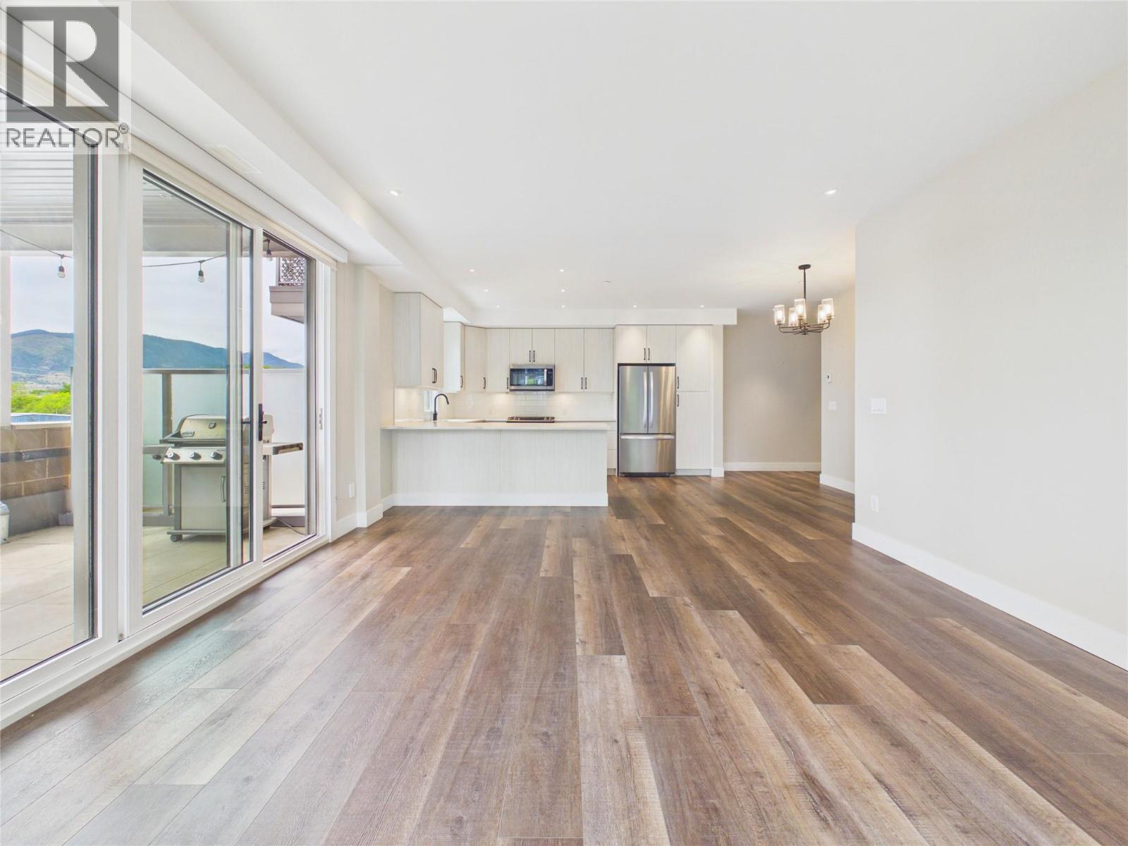 #308 110 ELLIS Street - 27