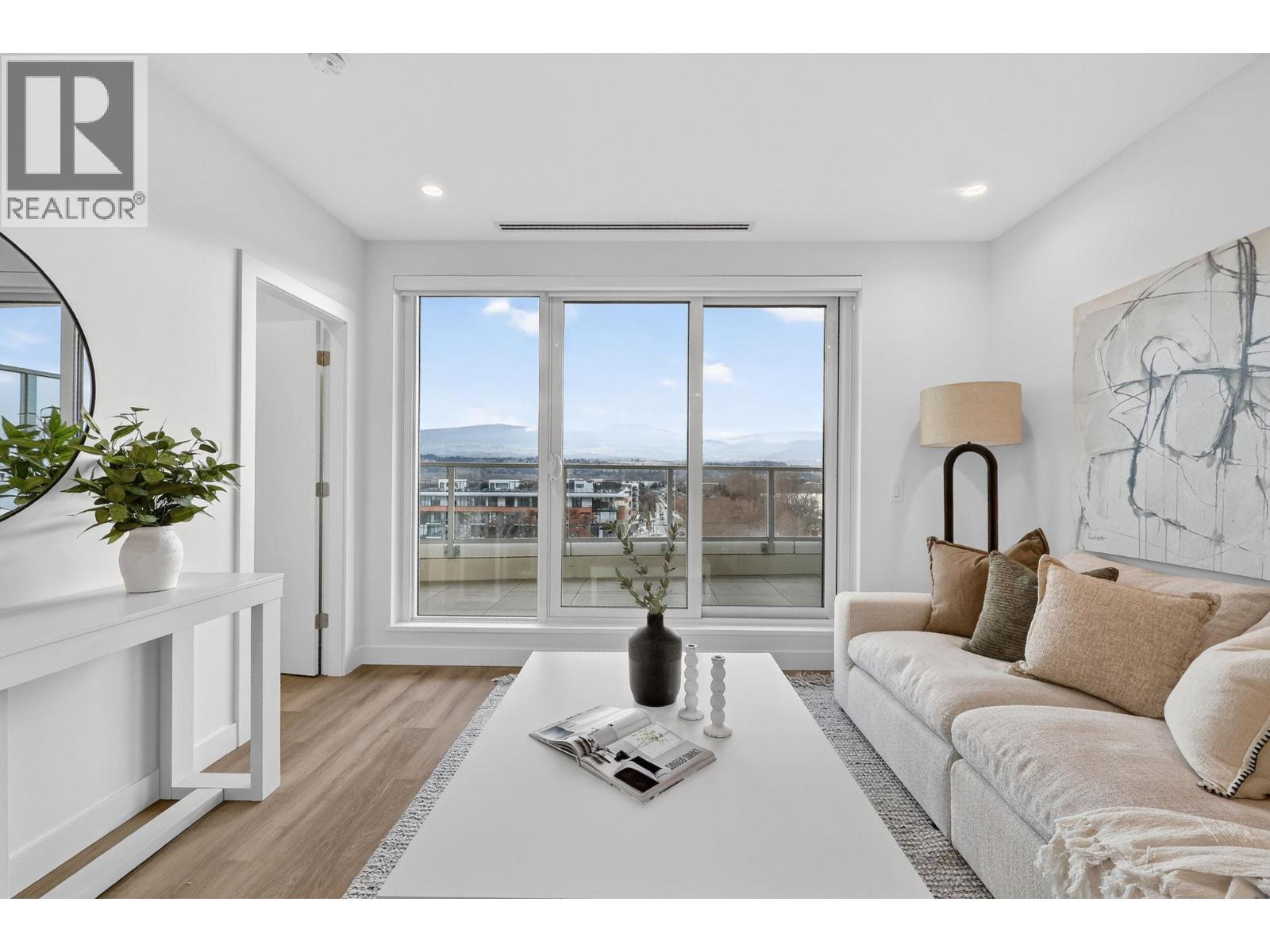 #803 3340 Lakeshore Road - 4