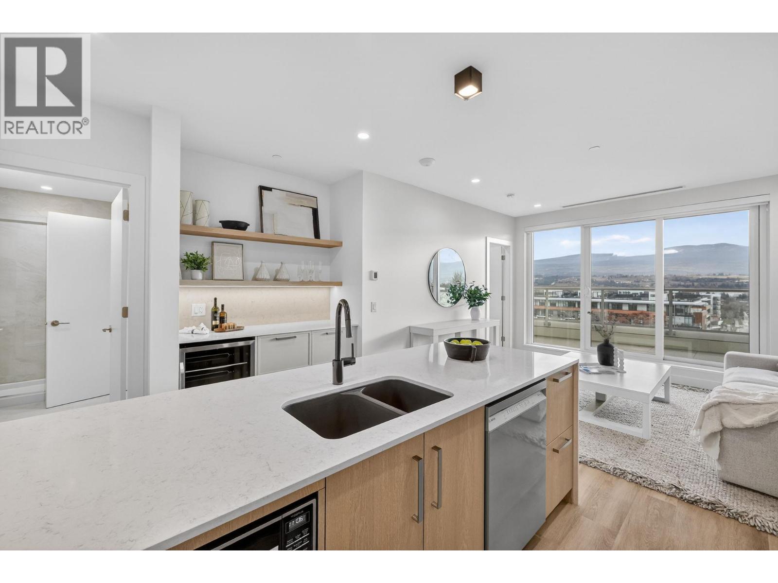 #803 3340 Lakeshore Road - 5