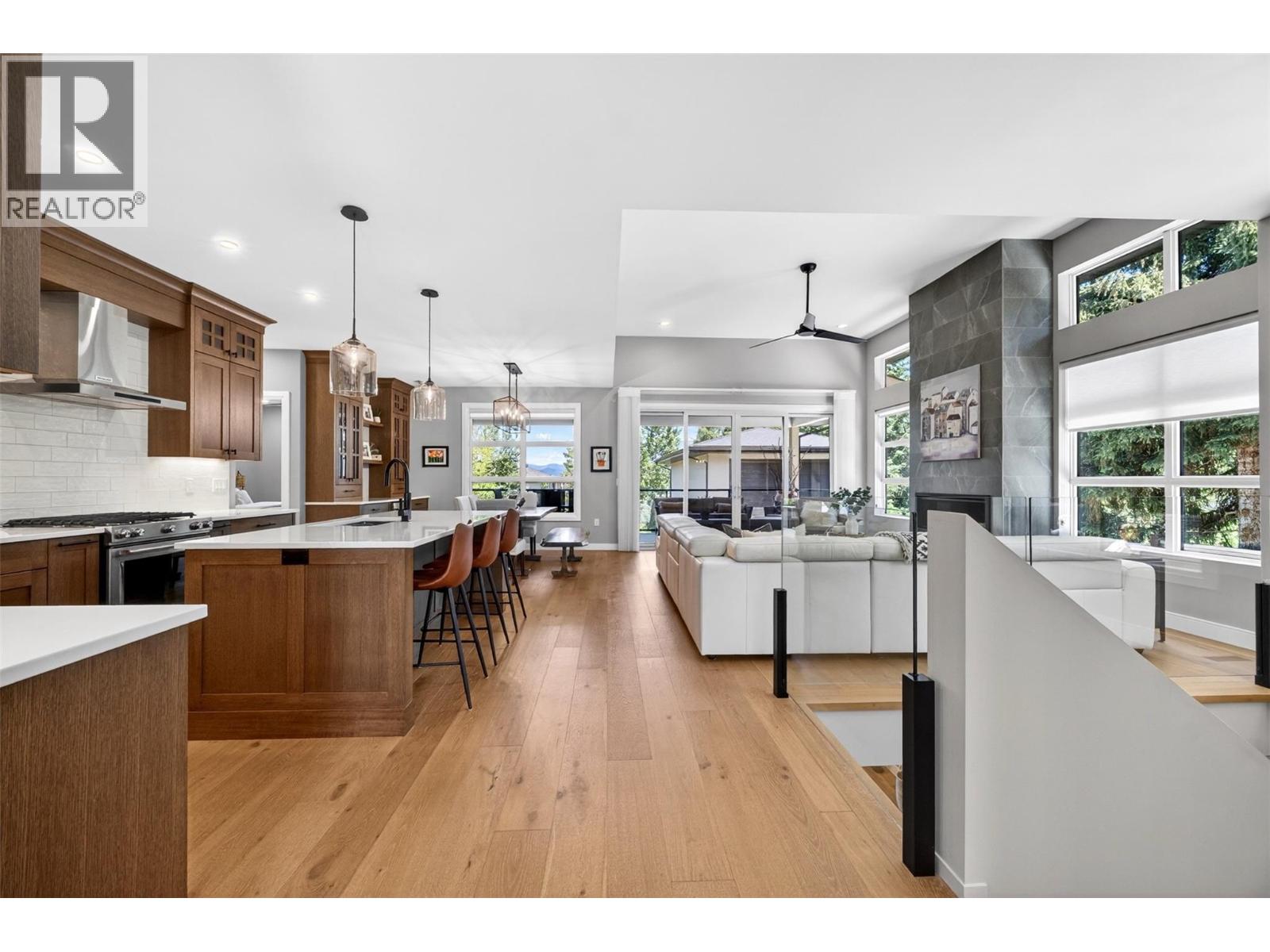  1201 20 Avenue Southwest, Salmon Arm