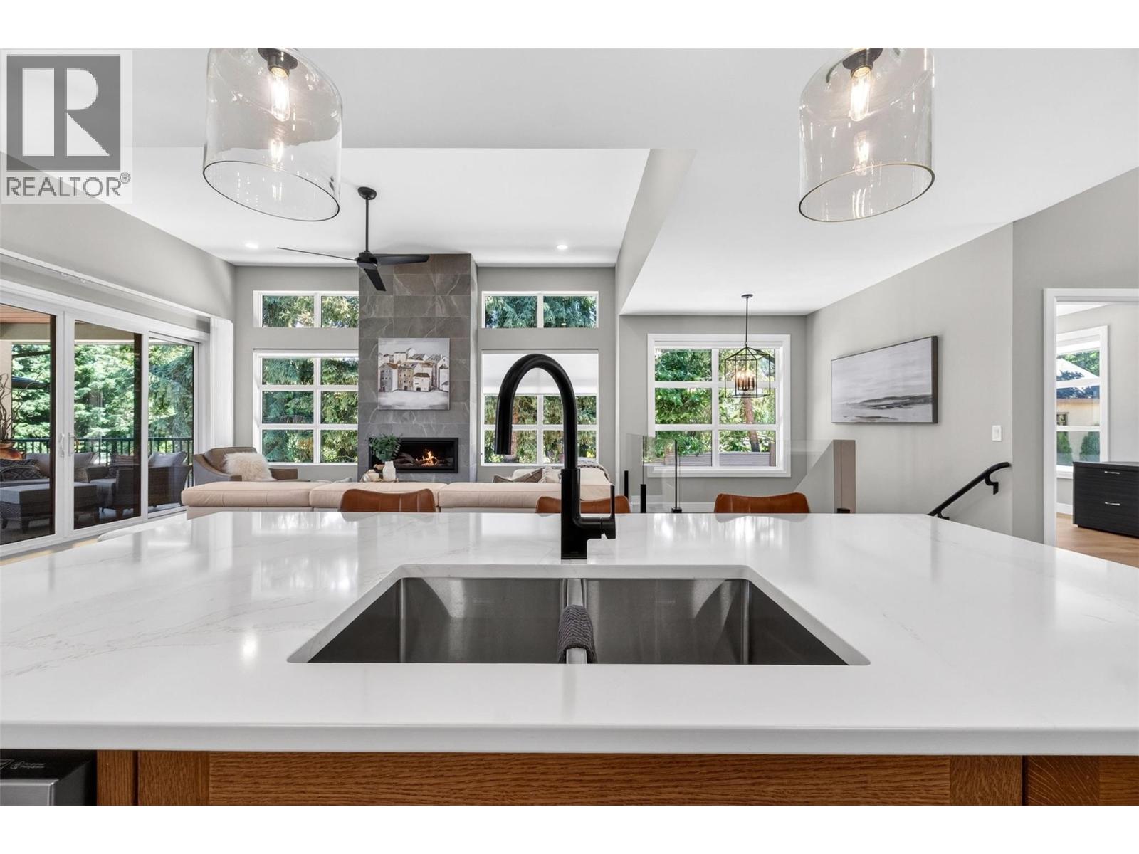  1201 20 Avenue Southwest, Salmon Arm