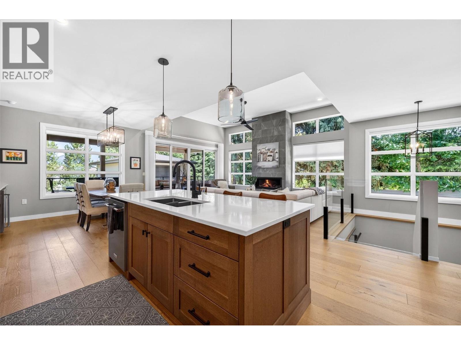  1201 20 Avenue Southwest, Salmon Arm