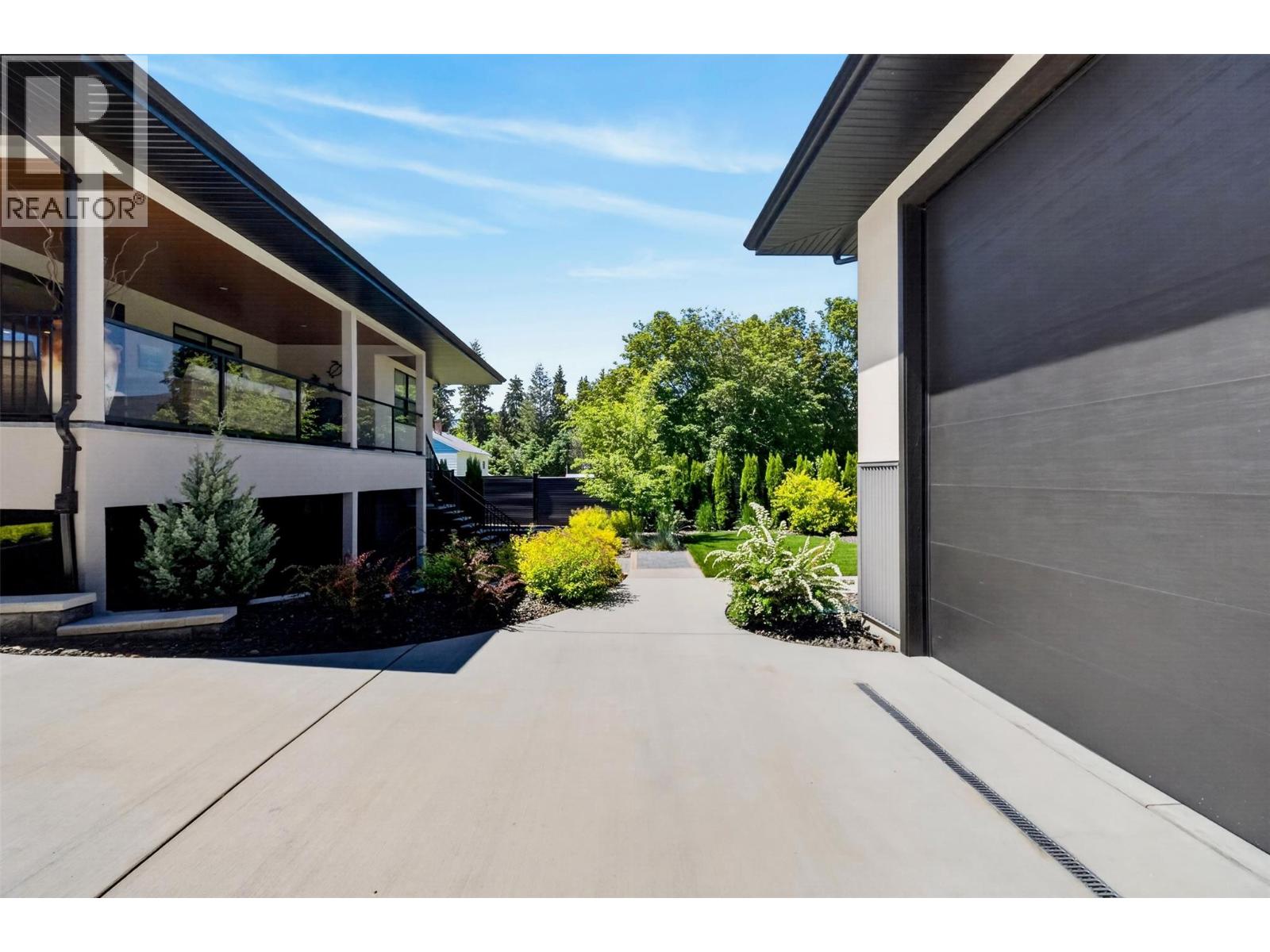  1201 20 Avenue Southwest, Salmon Arm