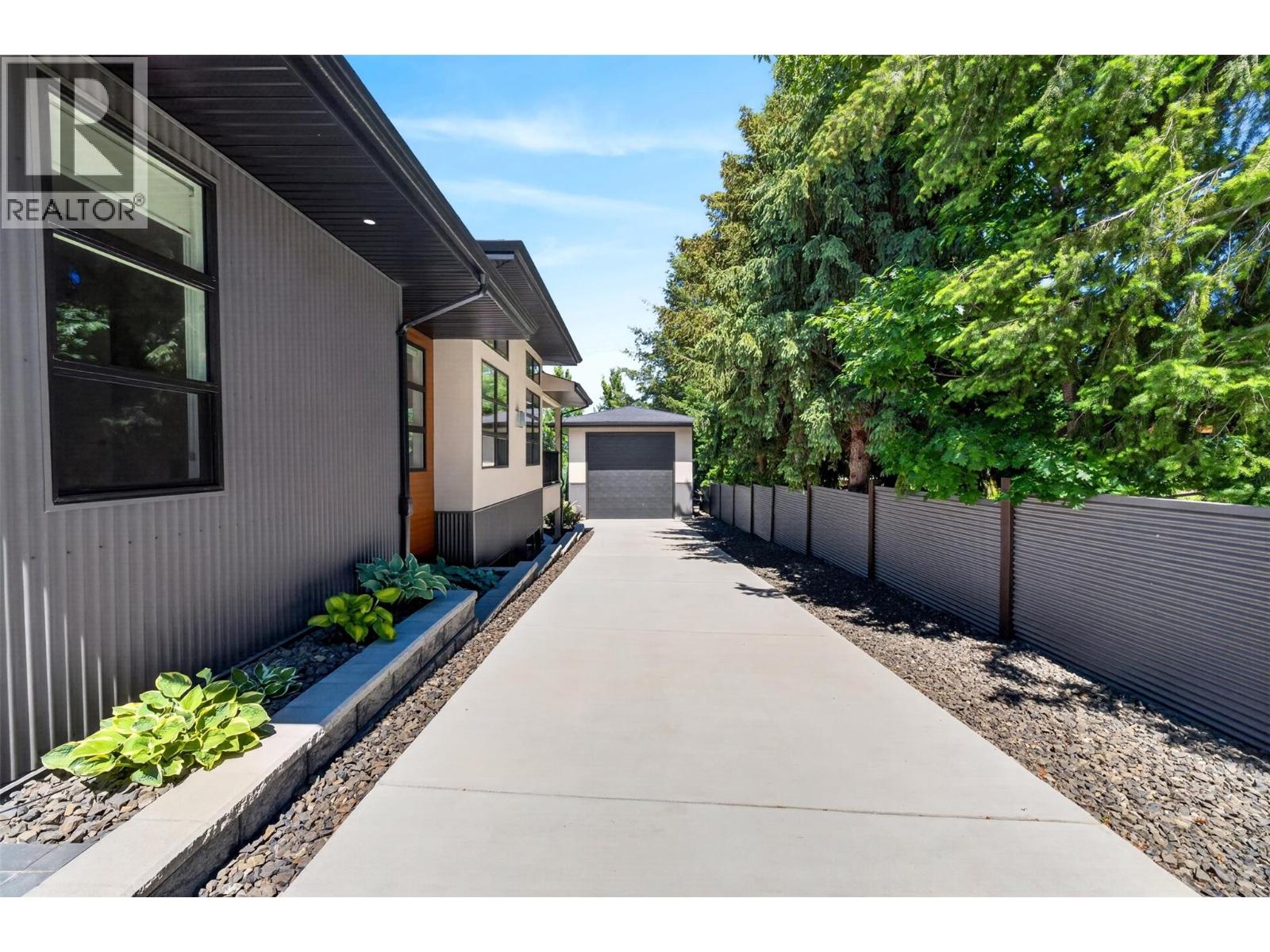 1201 20 Avenue SW - 5