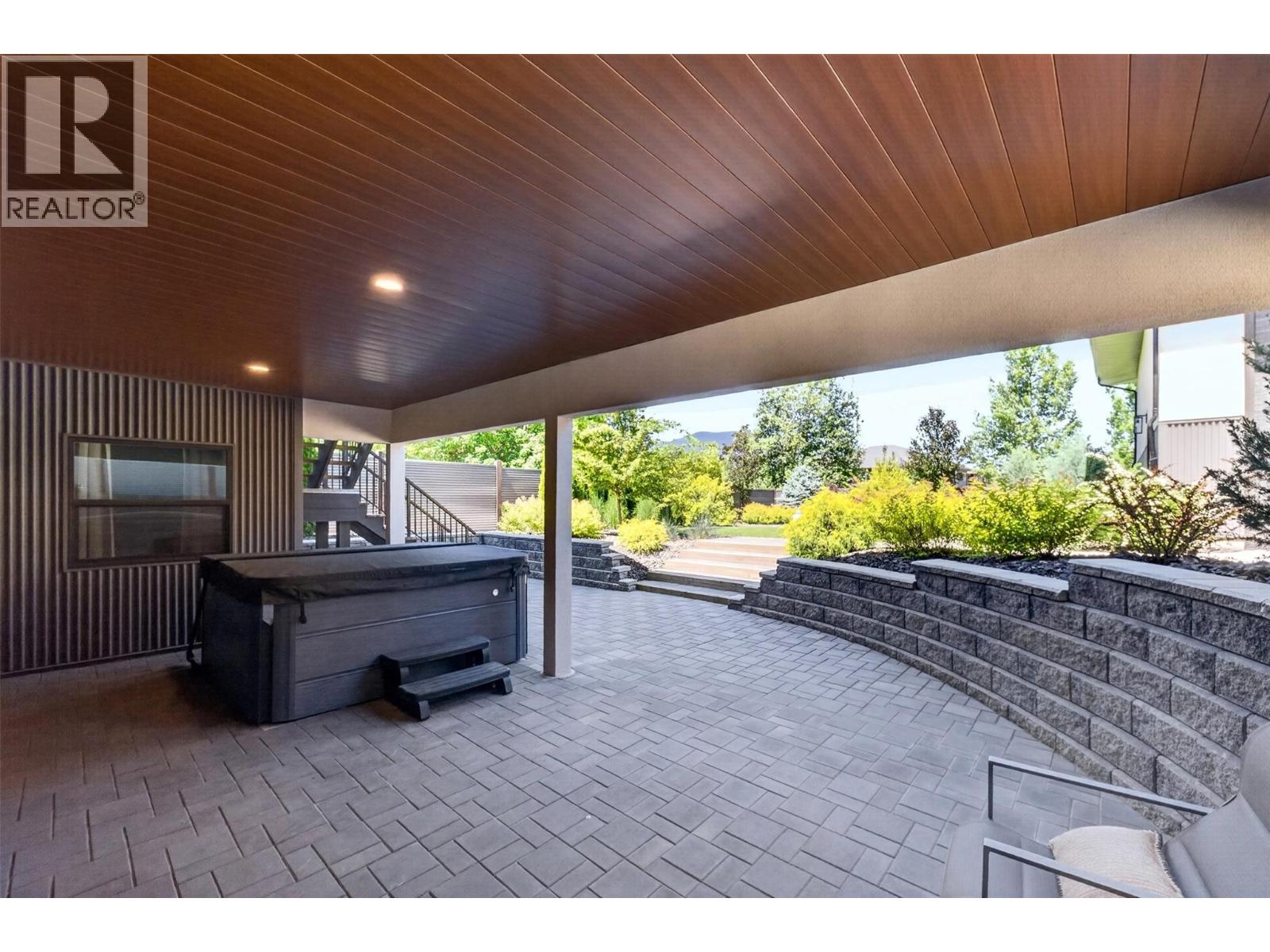  1201 20 Avenue Southwest, Salmon Arm