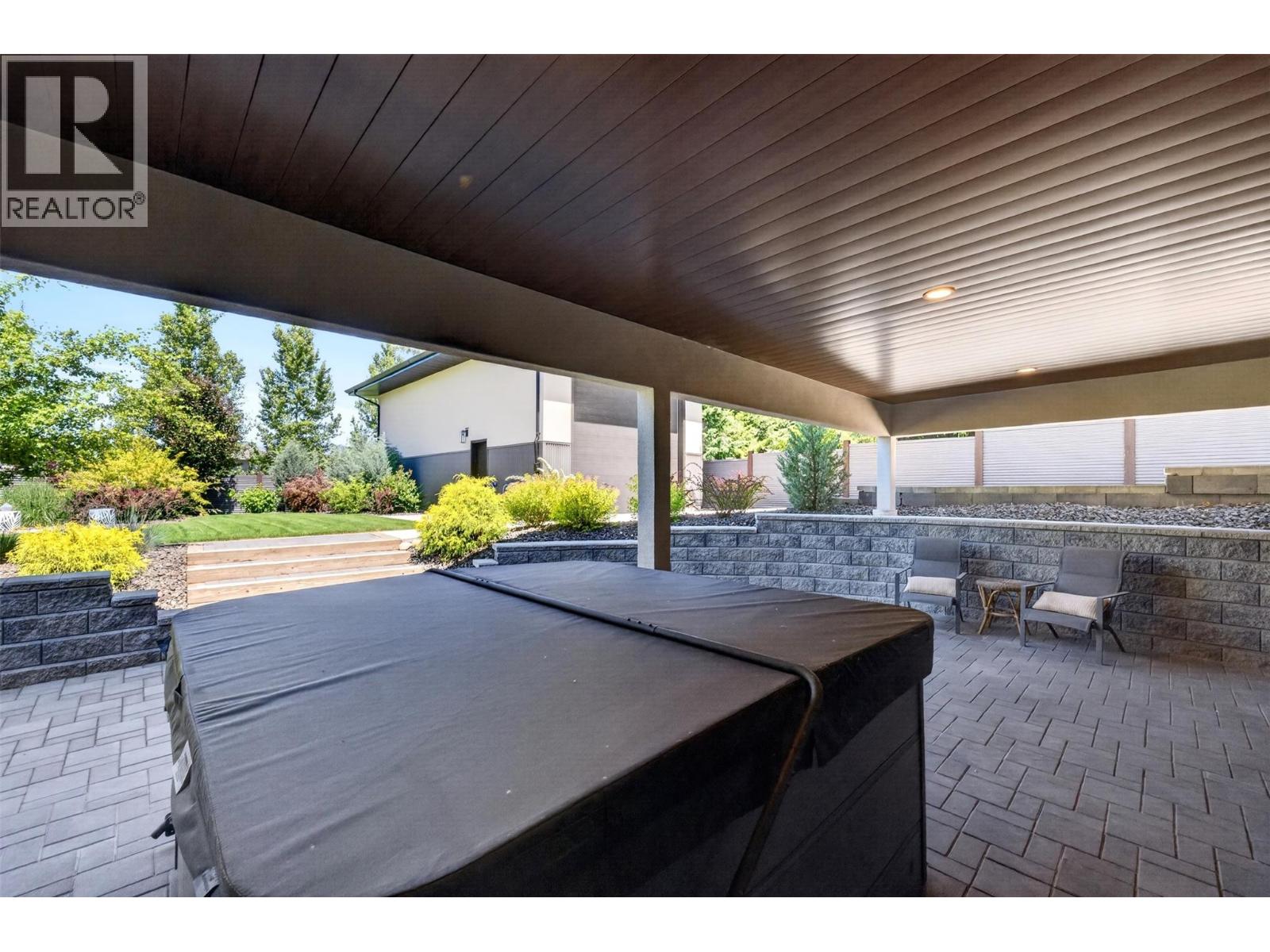  1201 20 Avenue Southwest, Salmon Arm