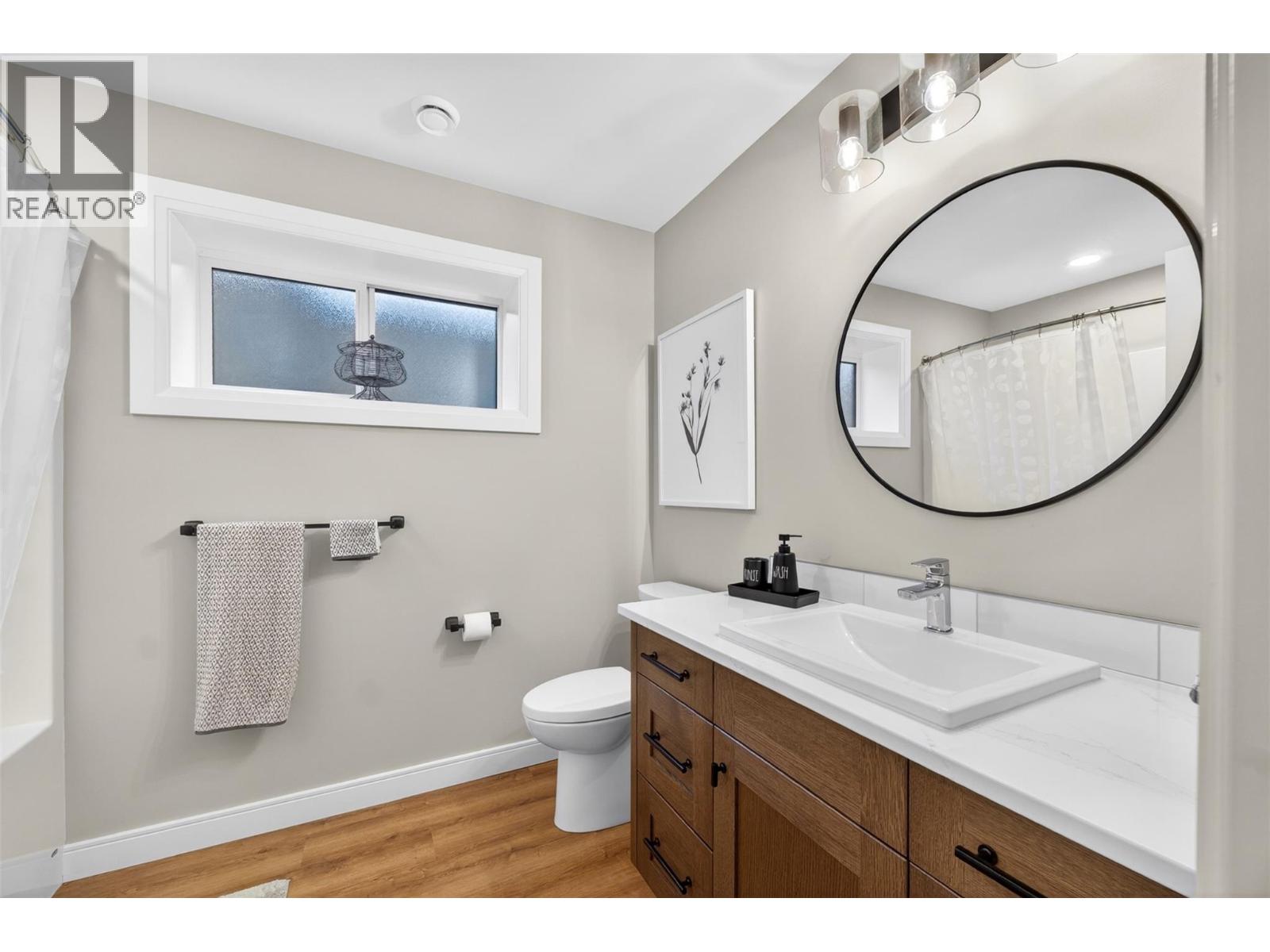  1201 20 Avenue Southwest, Salmon Arm