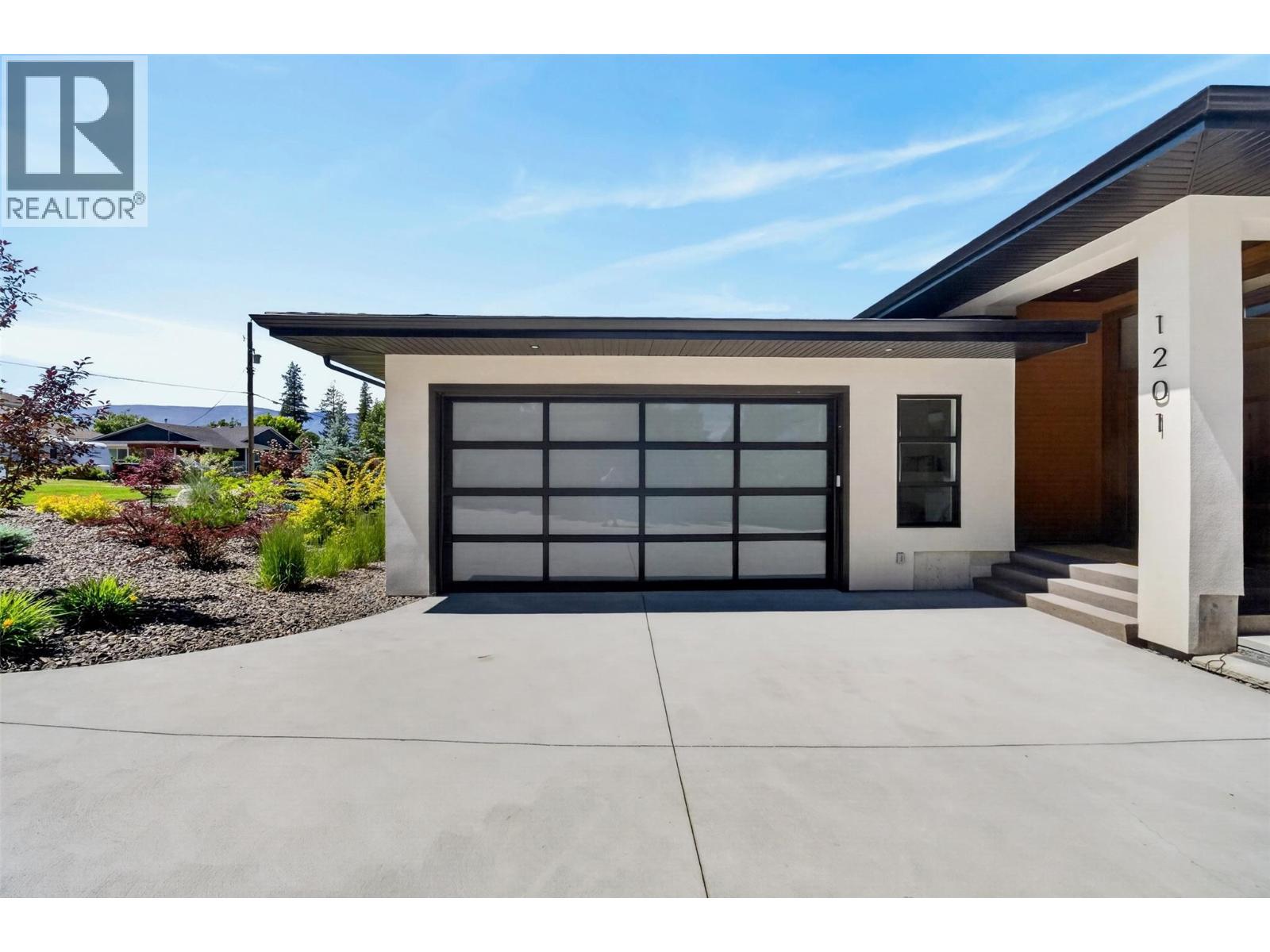  1201 20 Avenue Southwest, Salmon Arm