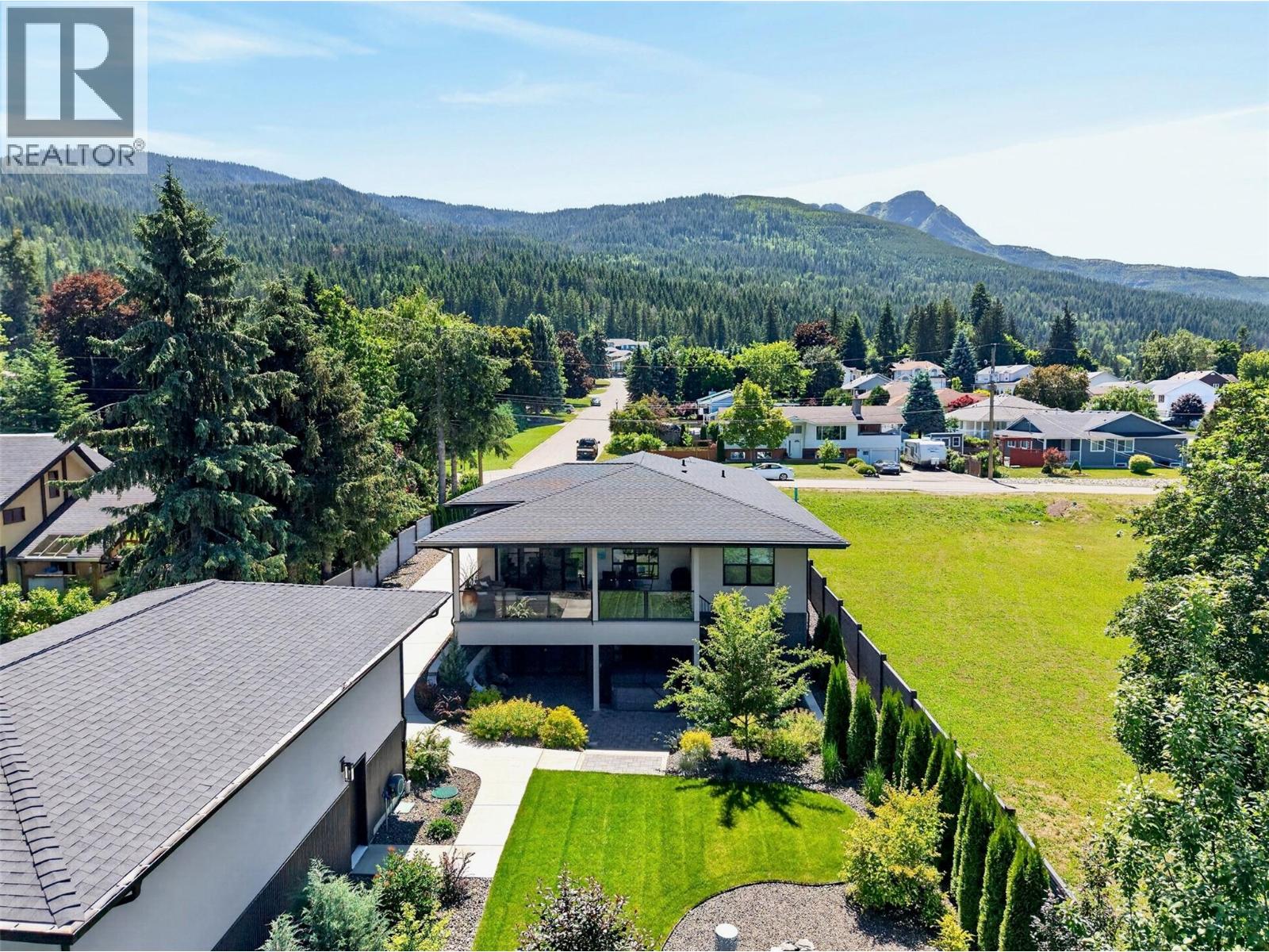  1201 20 Avenue Southwest, Salmon Arm