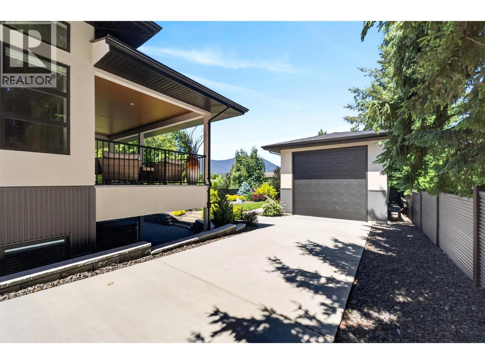  1201 20 Avenue Southwest, Salmon Arm