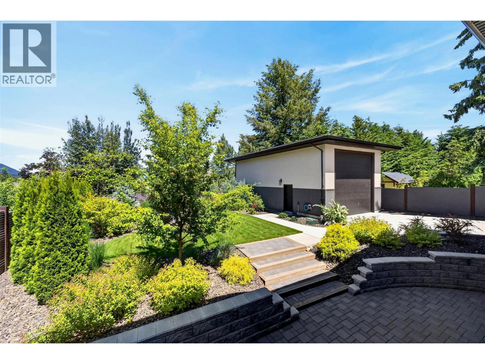  1201 20 Avenue Southwest, Salmon Arm