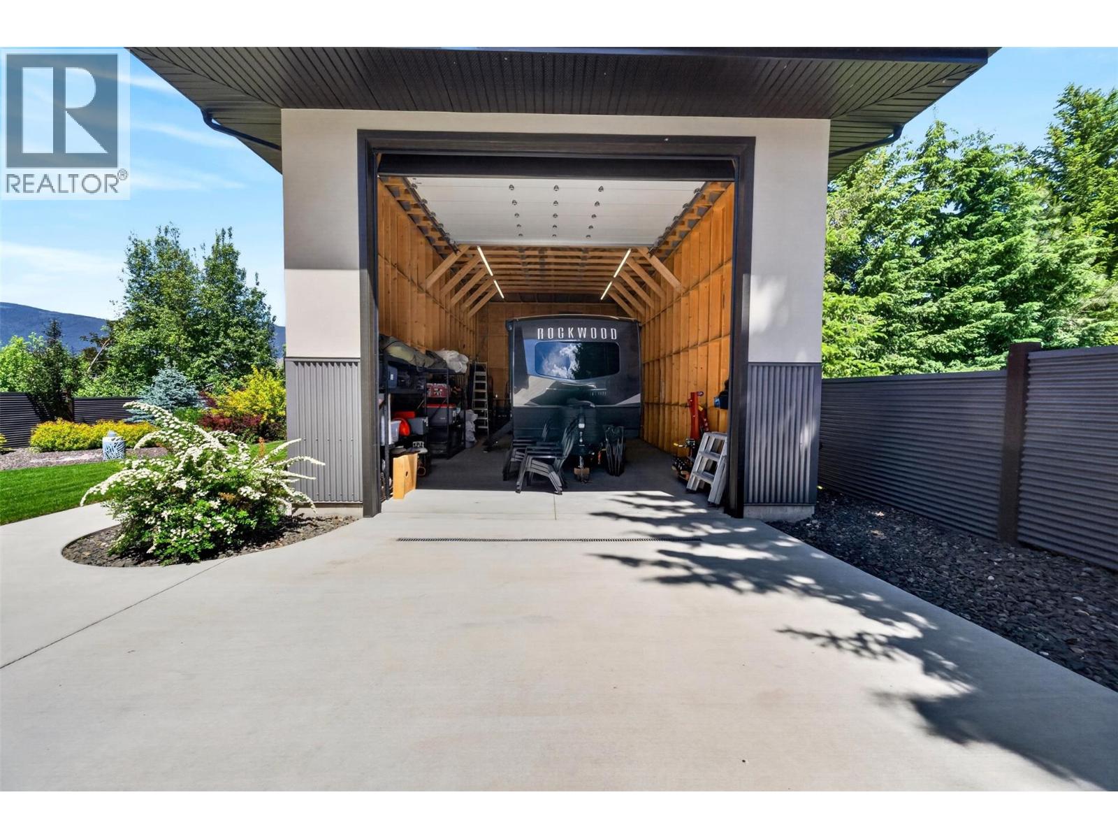  1201 20 Avenue Southwest, Salmon Arm