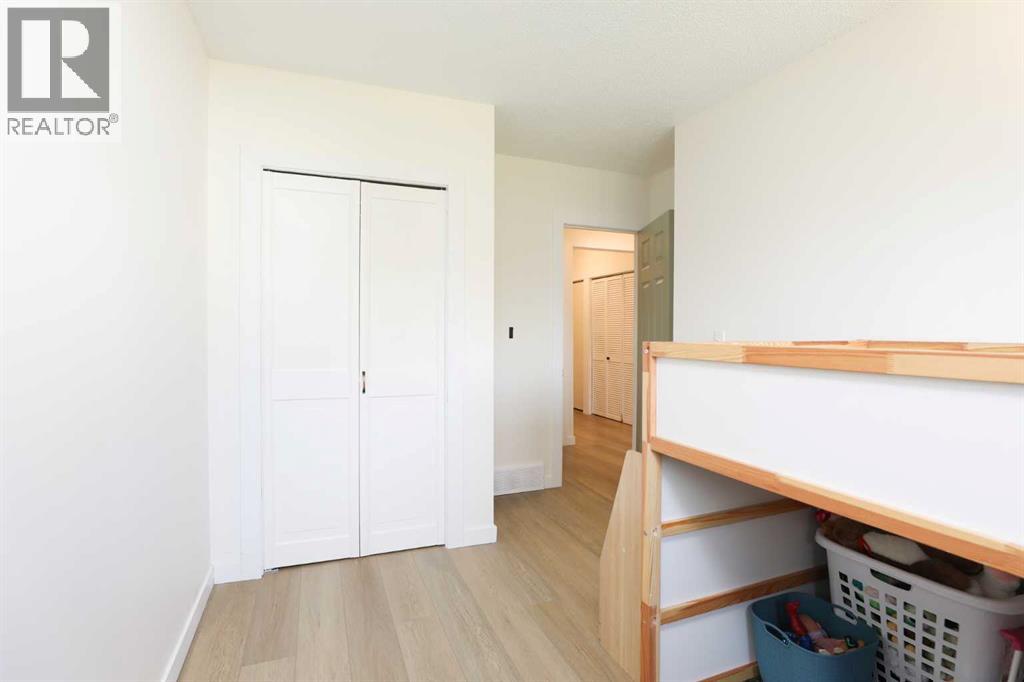 605 50 Avenue — photo 22