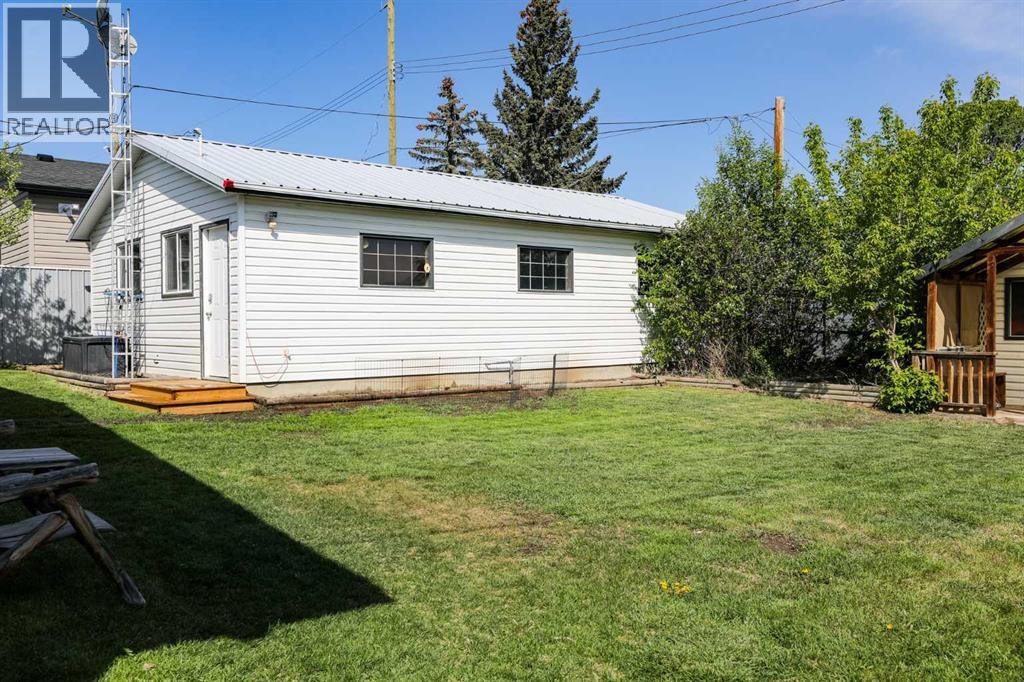 605 50 Avenue — photo 33