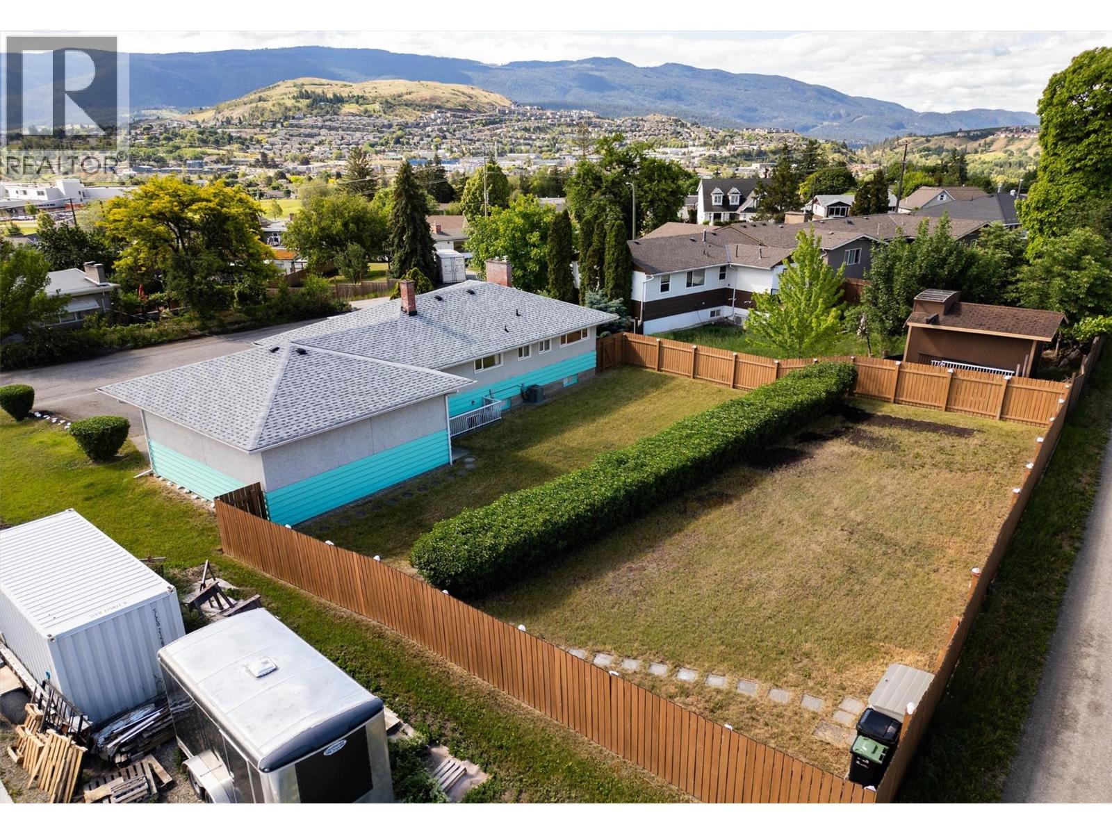  1807 27 Crescent, Vernon