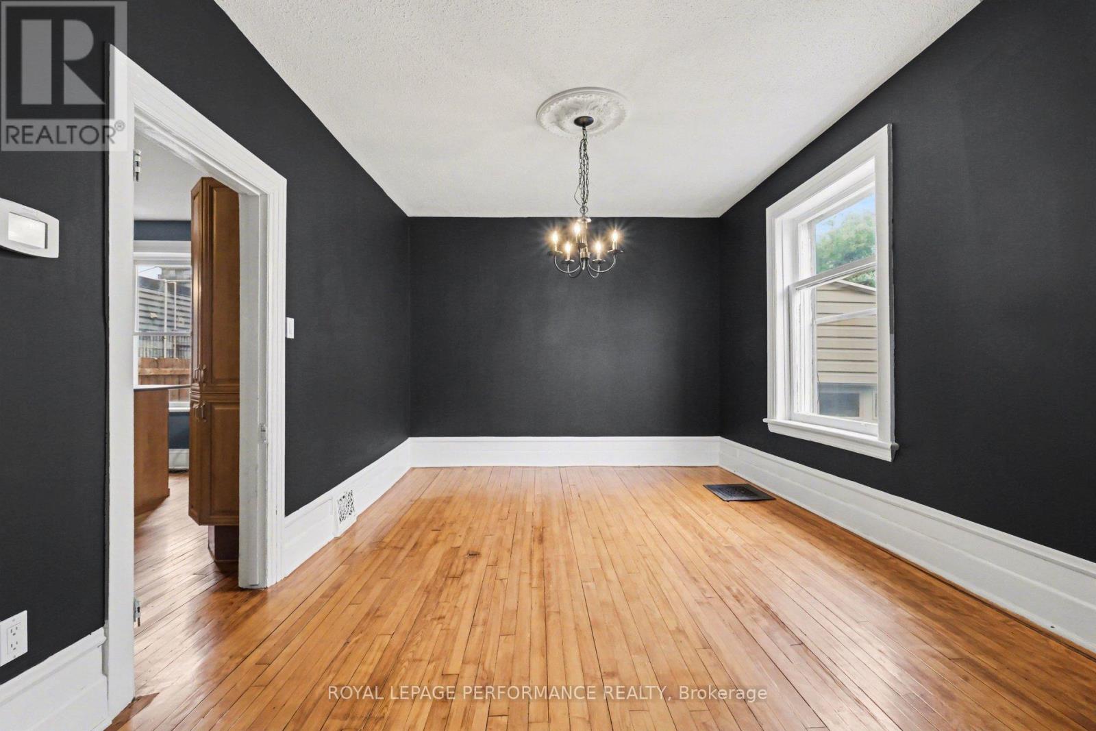 506 WENTWORTH AVENUE - 10