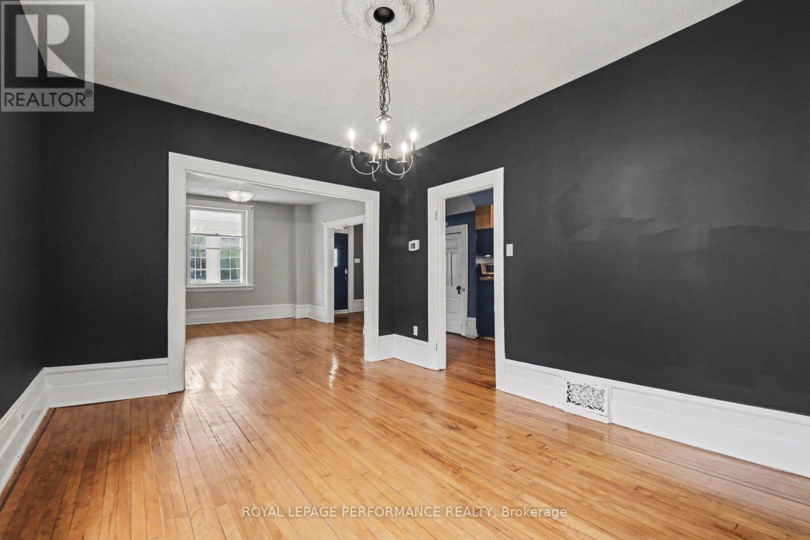 506 WENTWORTH AVENUE - 11