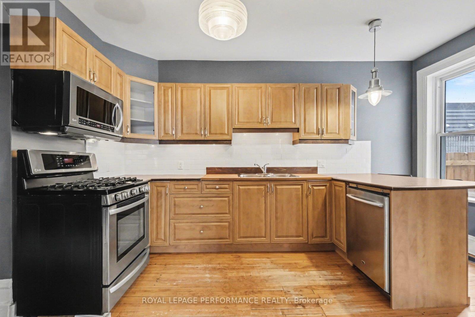 506 WENTWORTH AVENUE - 12