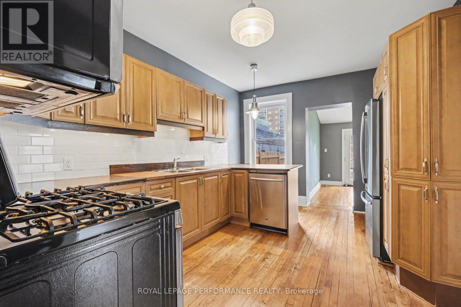 506 WENTWORTH AVENUE - 13