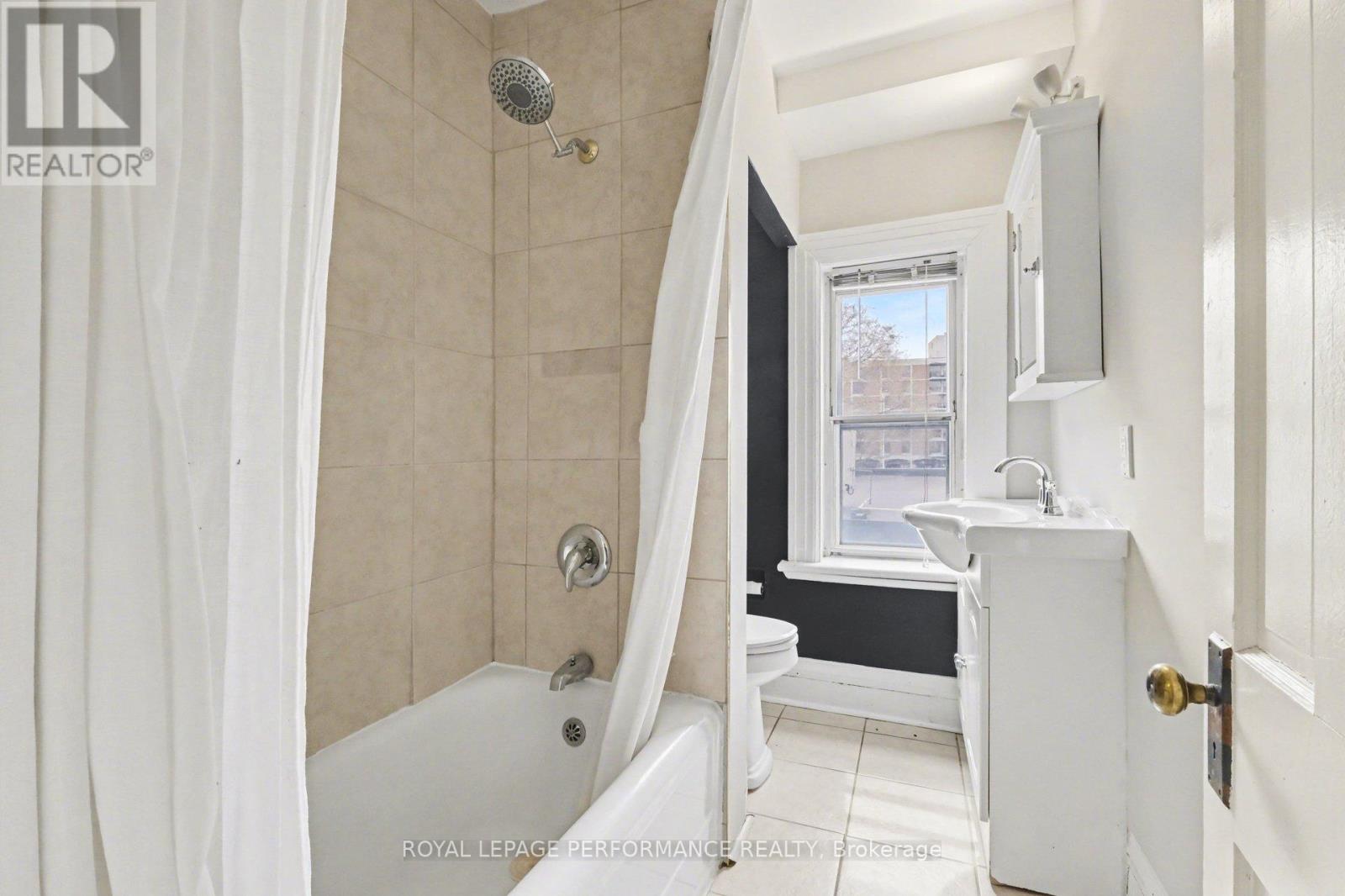 506 WENTWORTH AVENUE - 30