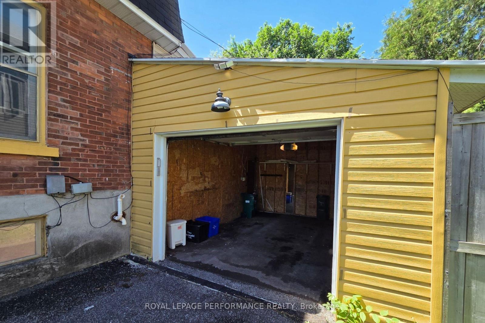 506 WENTWORTH AVENUE - 37