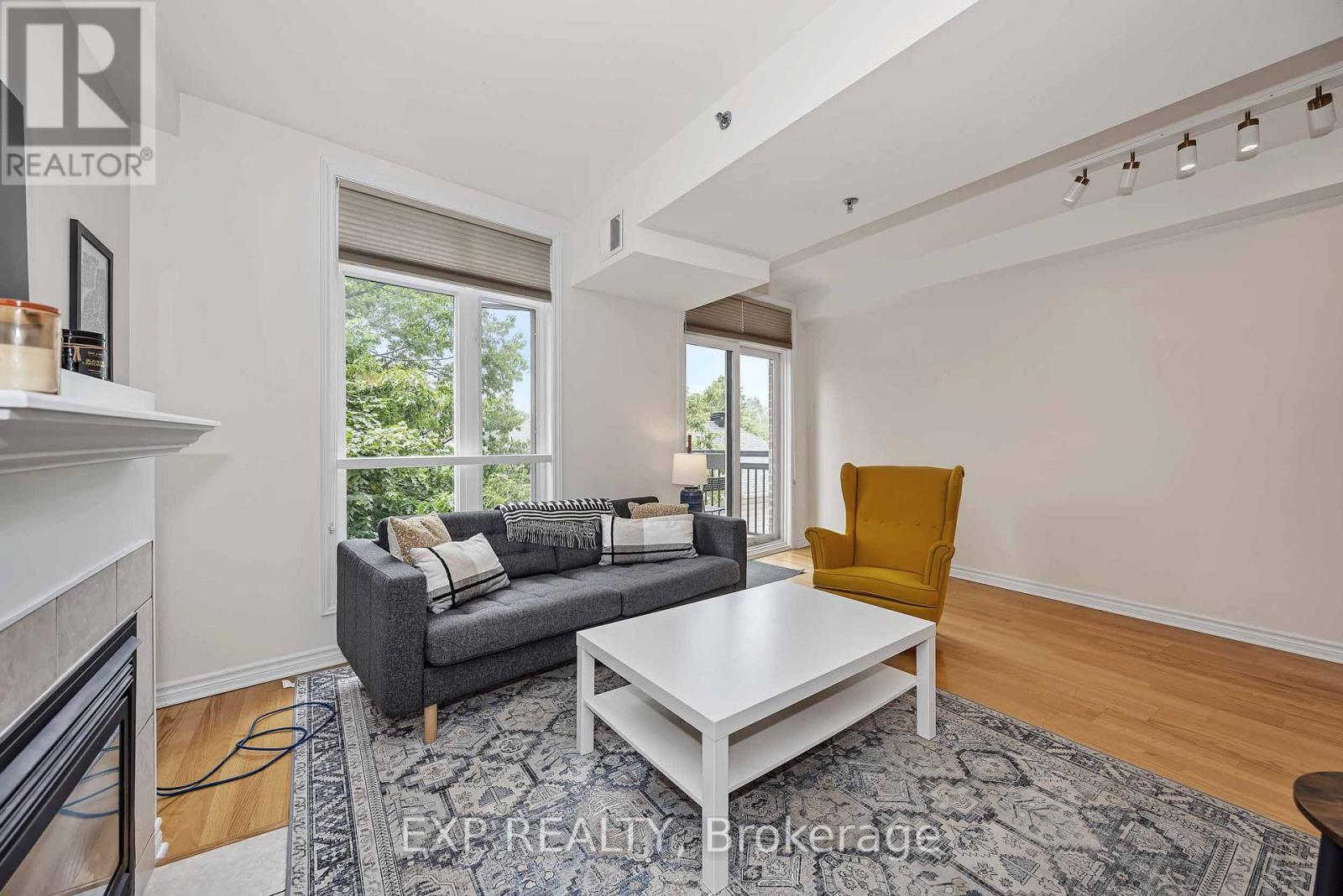 #305 6 GROVE AVENUE - 11