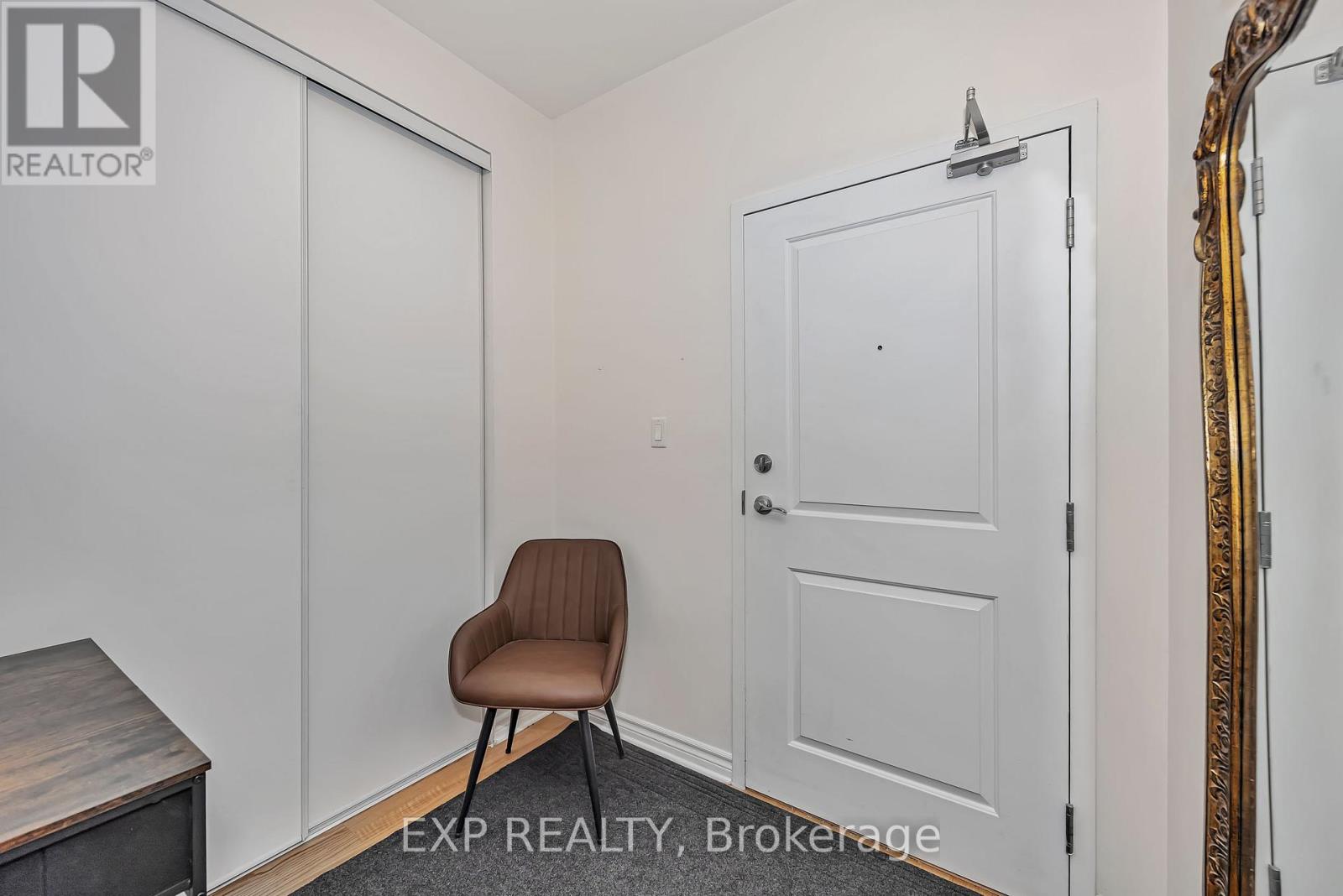#305 6 GROVE AVENUE - 12