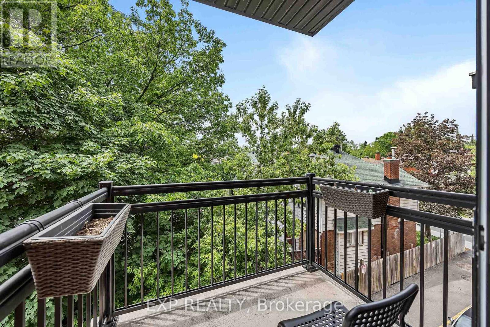 #305 6 GROVE AVENUE - 14