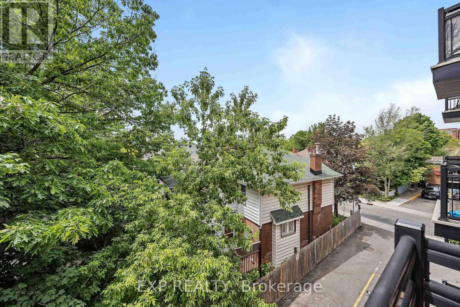 #305 6 GROVE AVENUE - 16