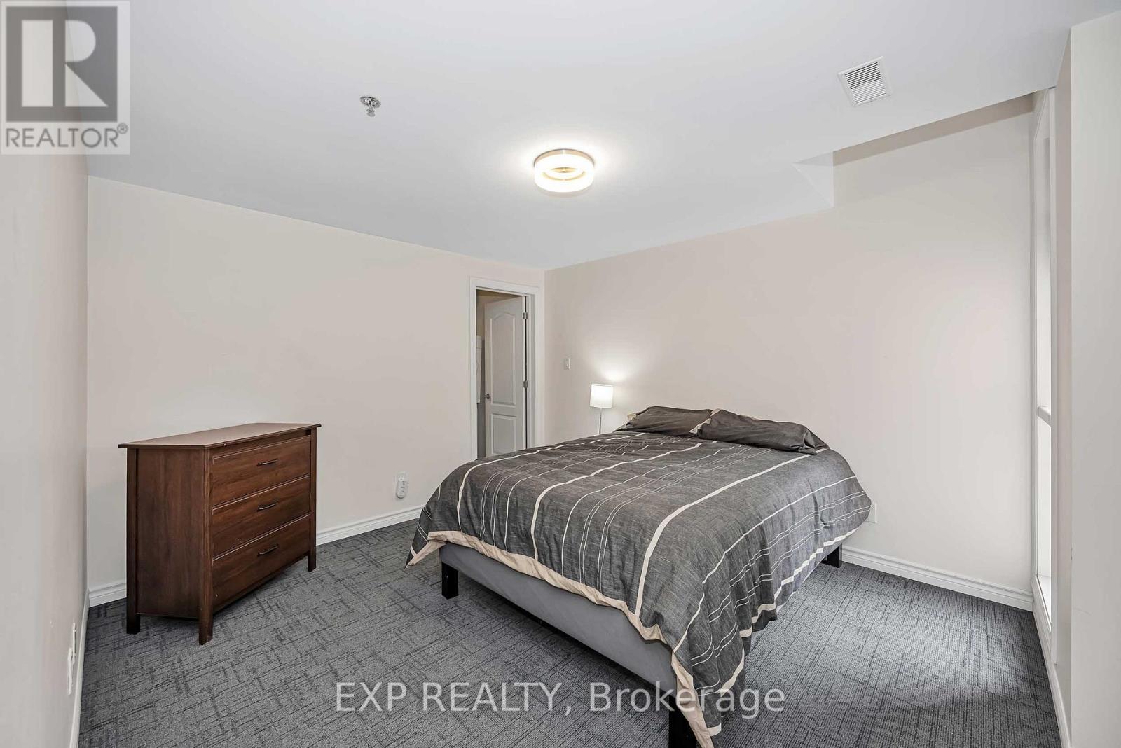 #305 6 GROVE AVENUE - 18