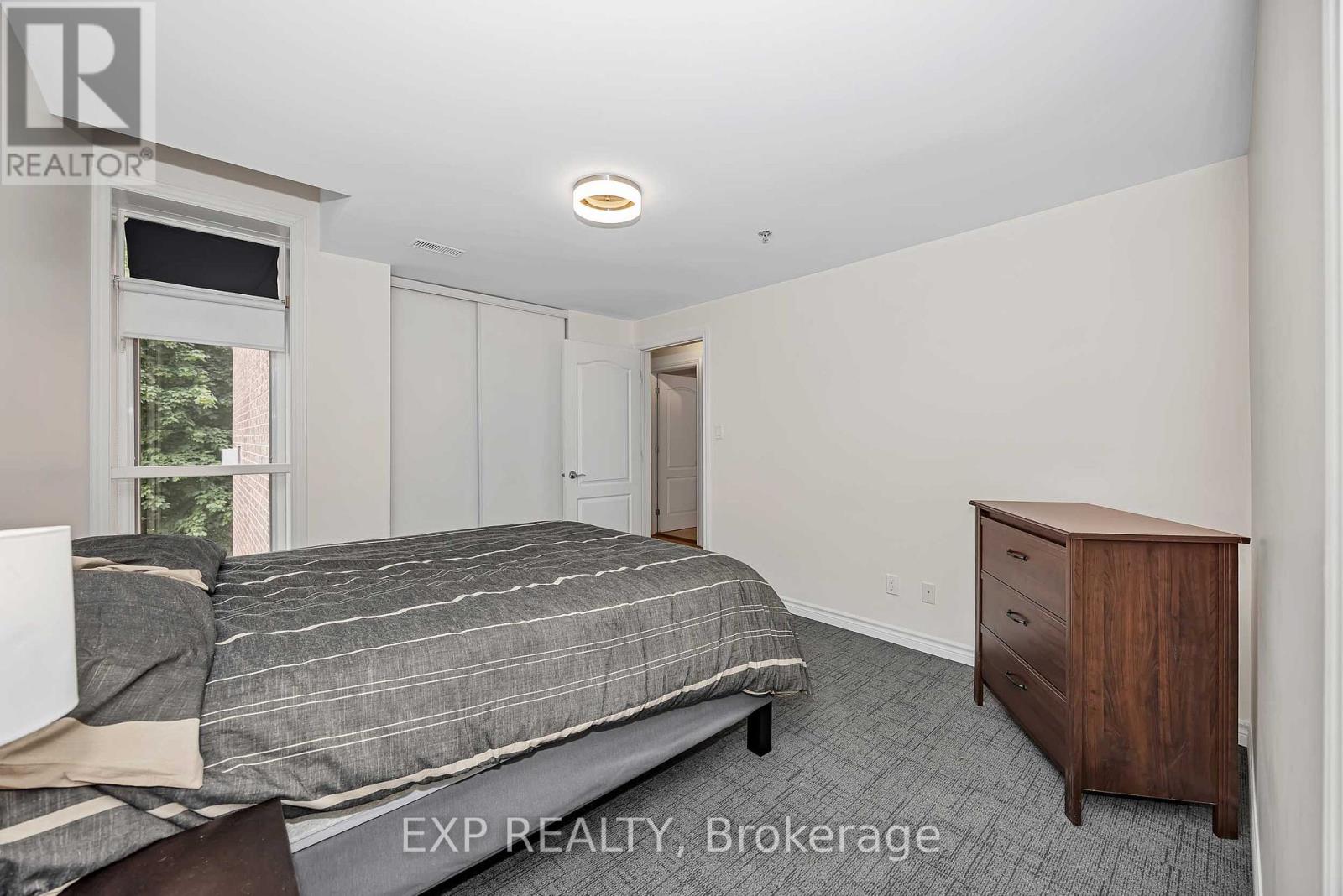 #305 6 GROVE AVENUE - 19