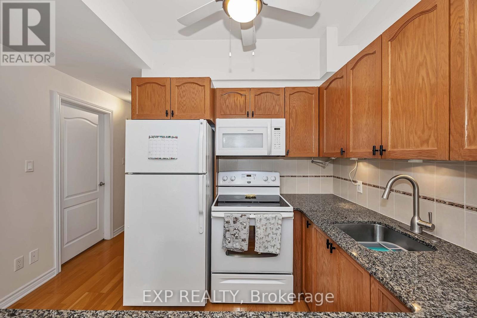 #305 6 GROVE AVENUE - 28