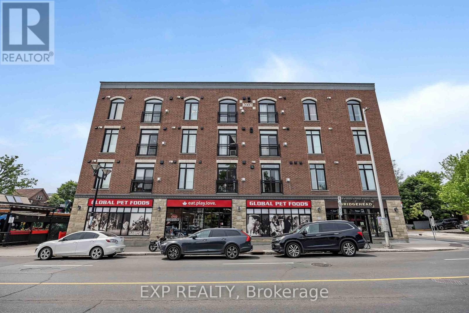 #305 6 GROVE AVENUE - 30