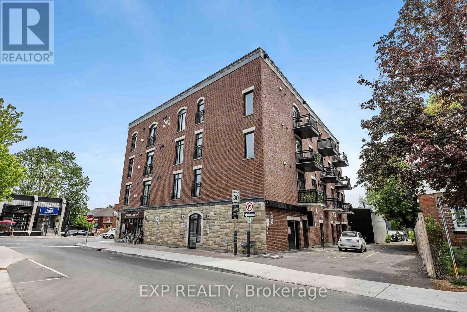 #305 6 GROVE AVENUE - 31