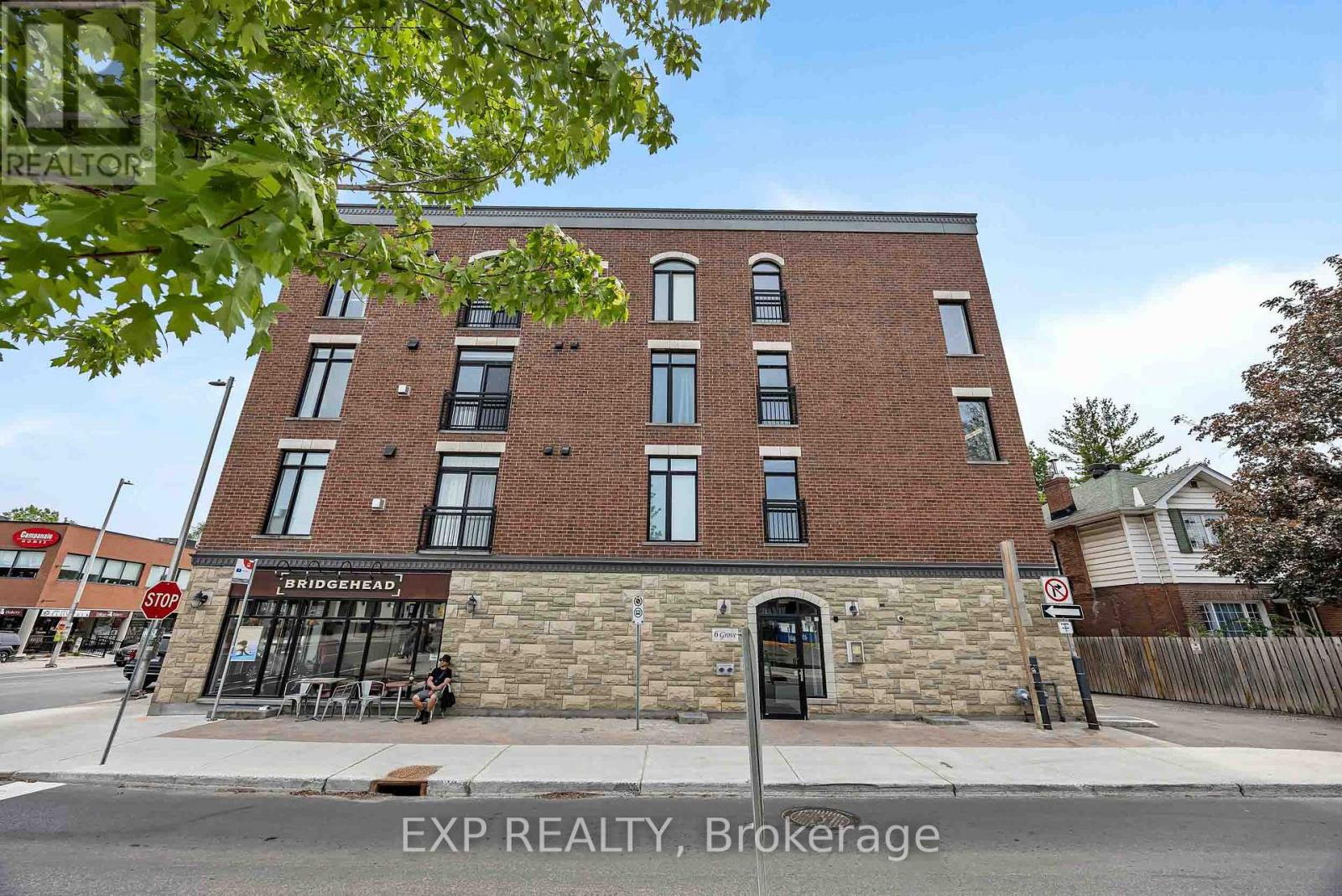 #305 6 GROVE AVENUE - 32