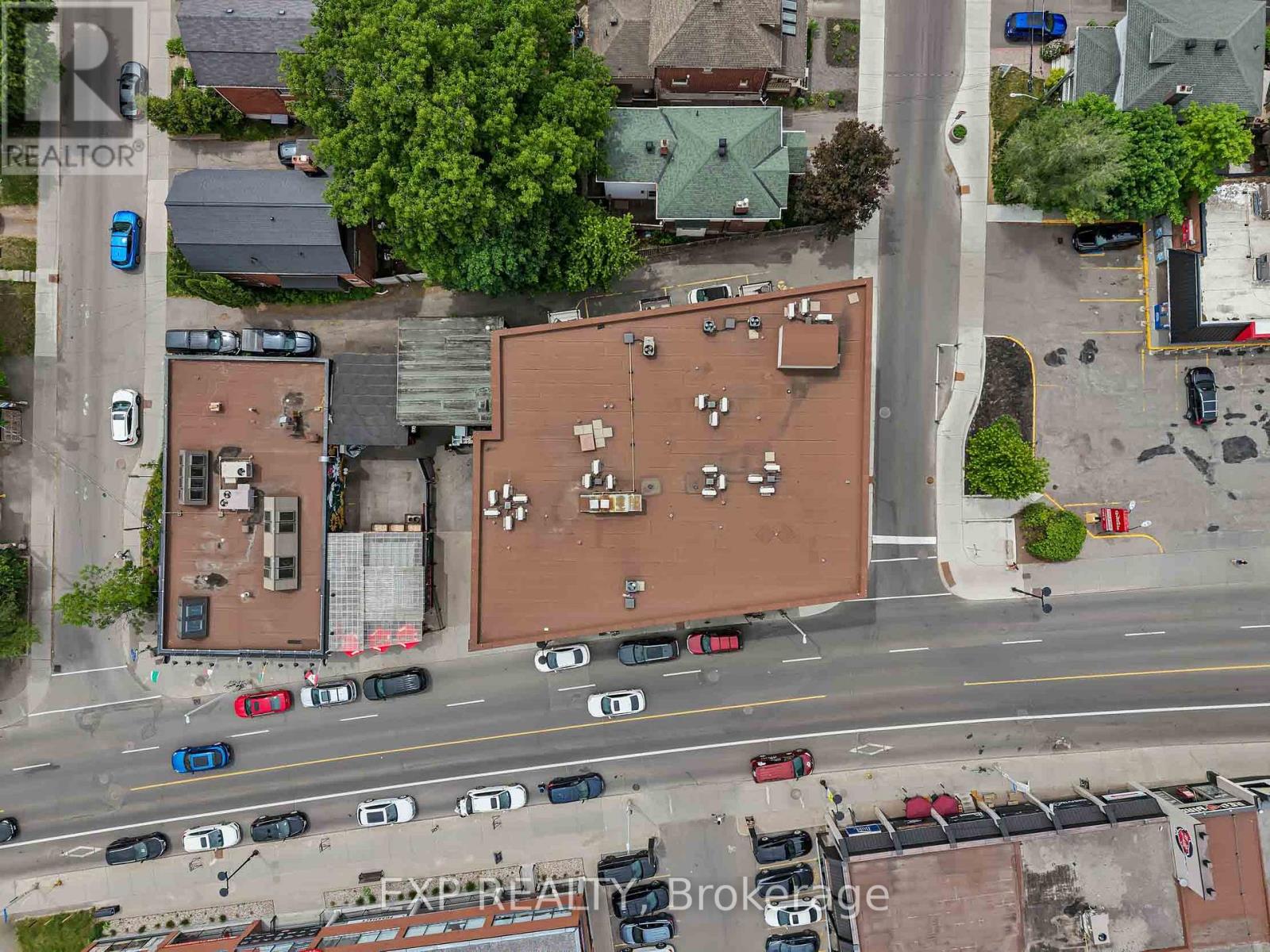 #305 6 GROVE AVENUE - 34