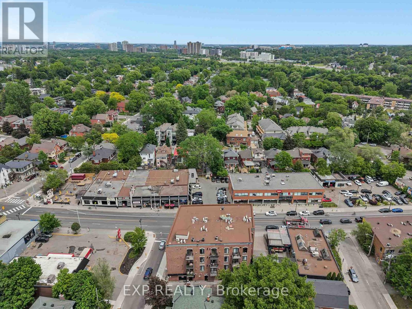 #305 6 GROVE AVENUE - 36