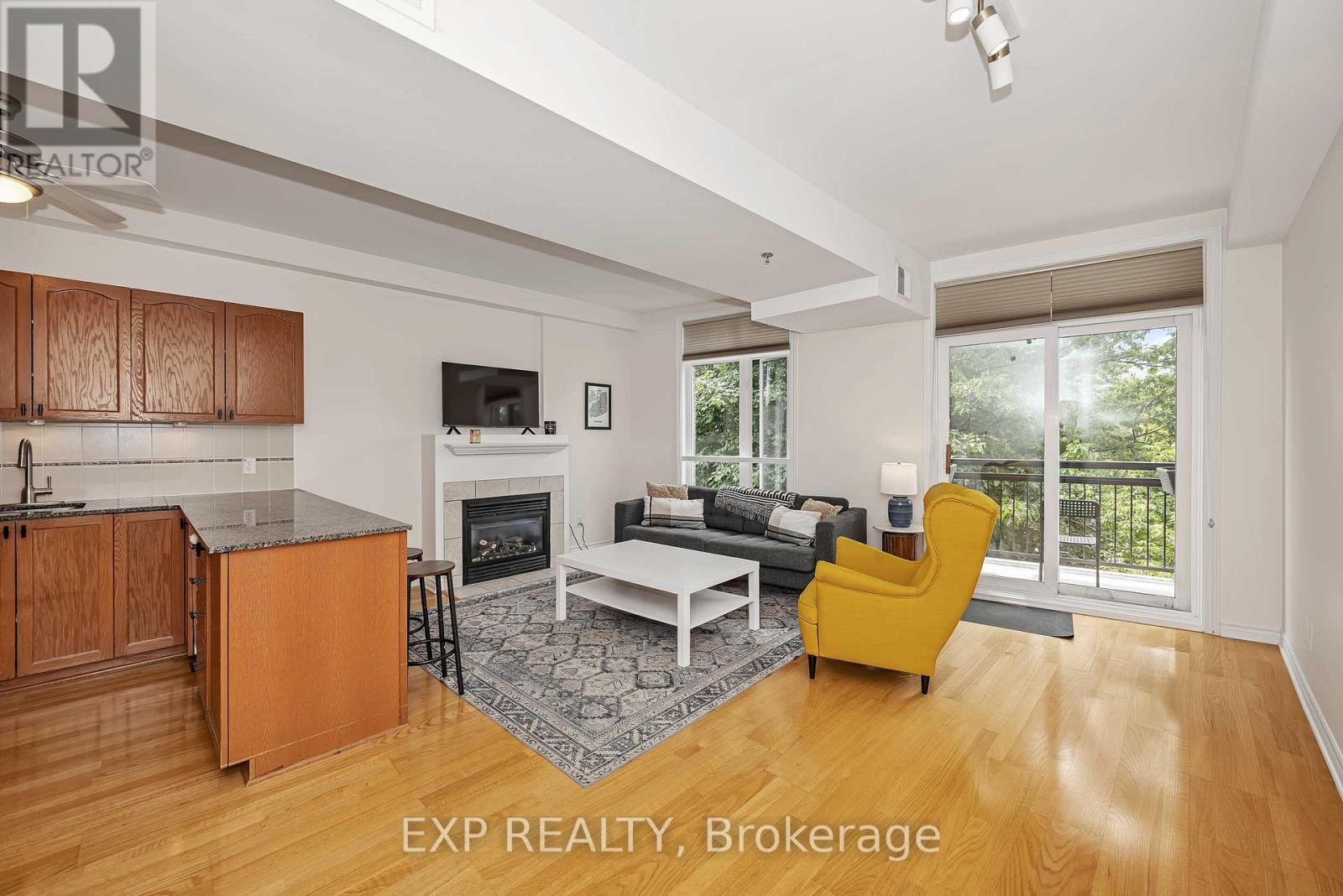 #305 6 GROVE AVENUE - 6