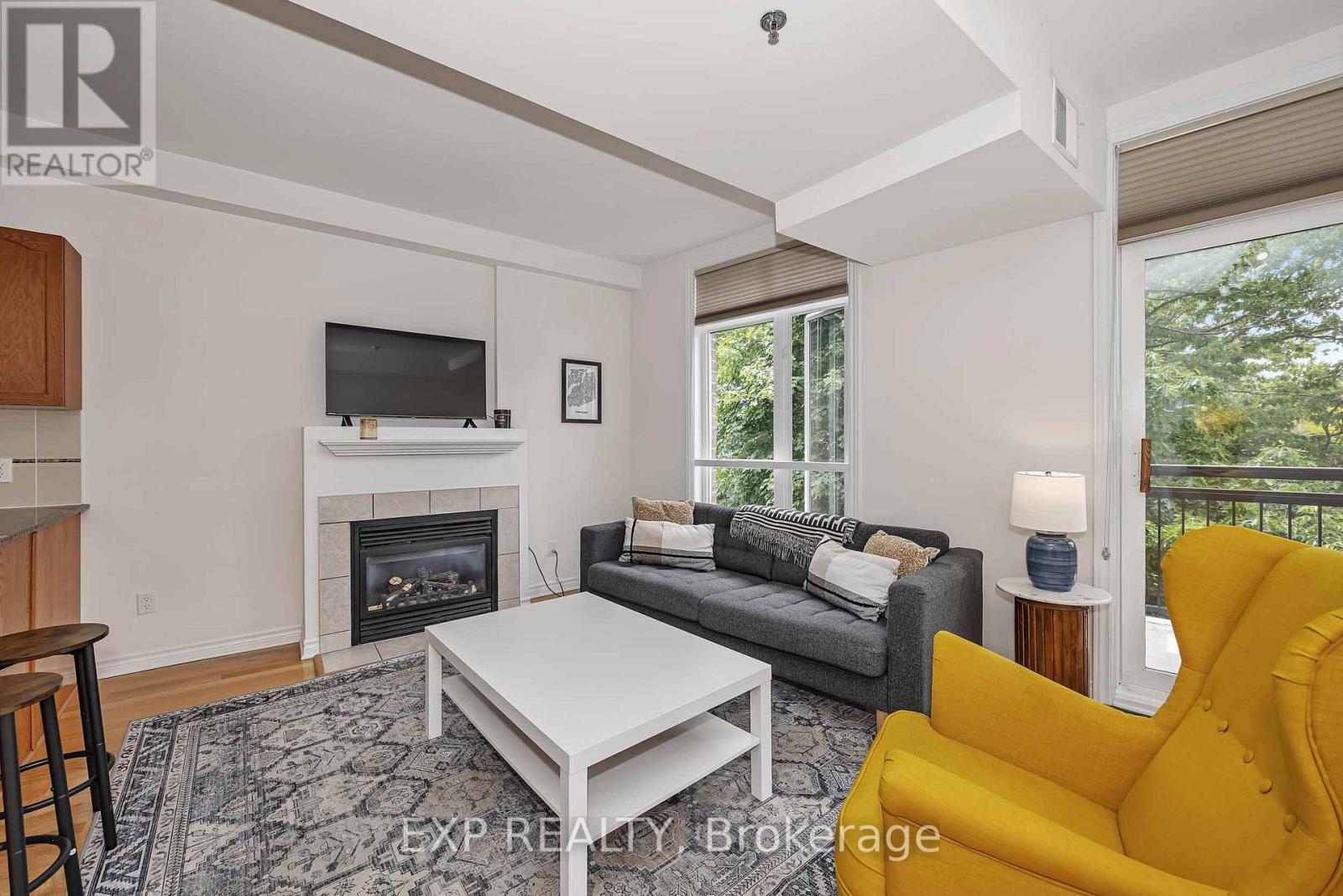 #305 6 GROVE AVENUE - 7