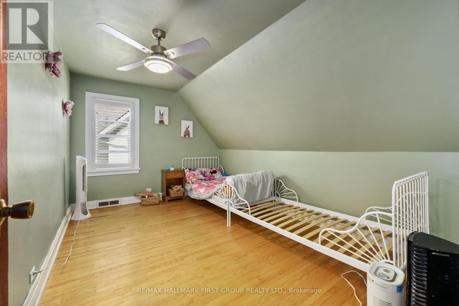 28 KING STREET W - 26
